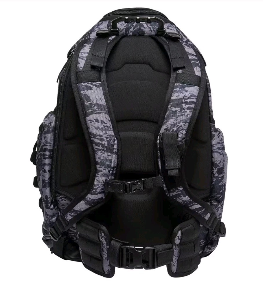 MENS OAKLEY KITCHEN SINK GRAY TIGER CAMO BACKPACK BRAND NEW WITH TAGS AUTHENTIC!