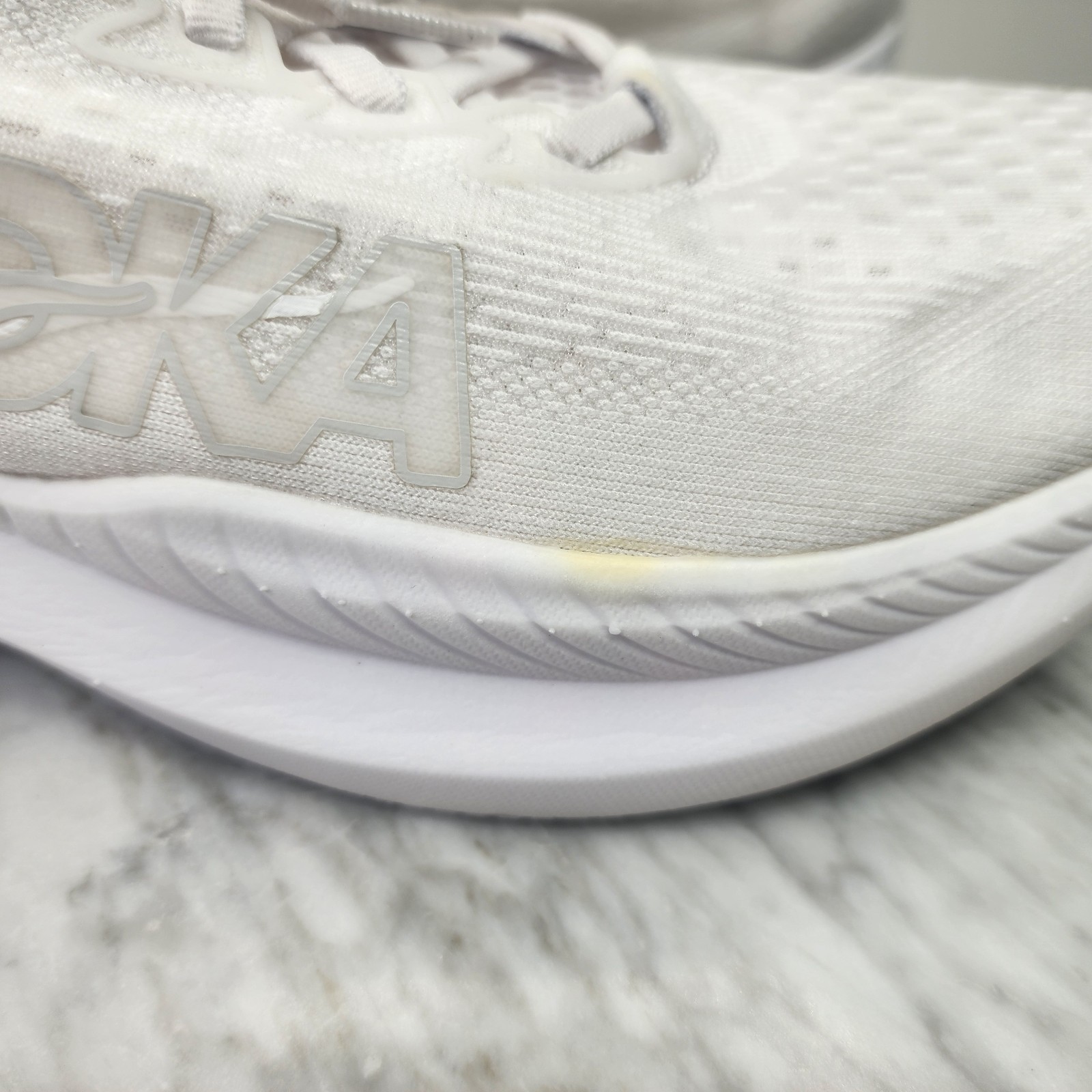 Hoka One One Mach 6 Triple White Running Shoe’s Women’s Size 8.5D 1147834WWH