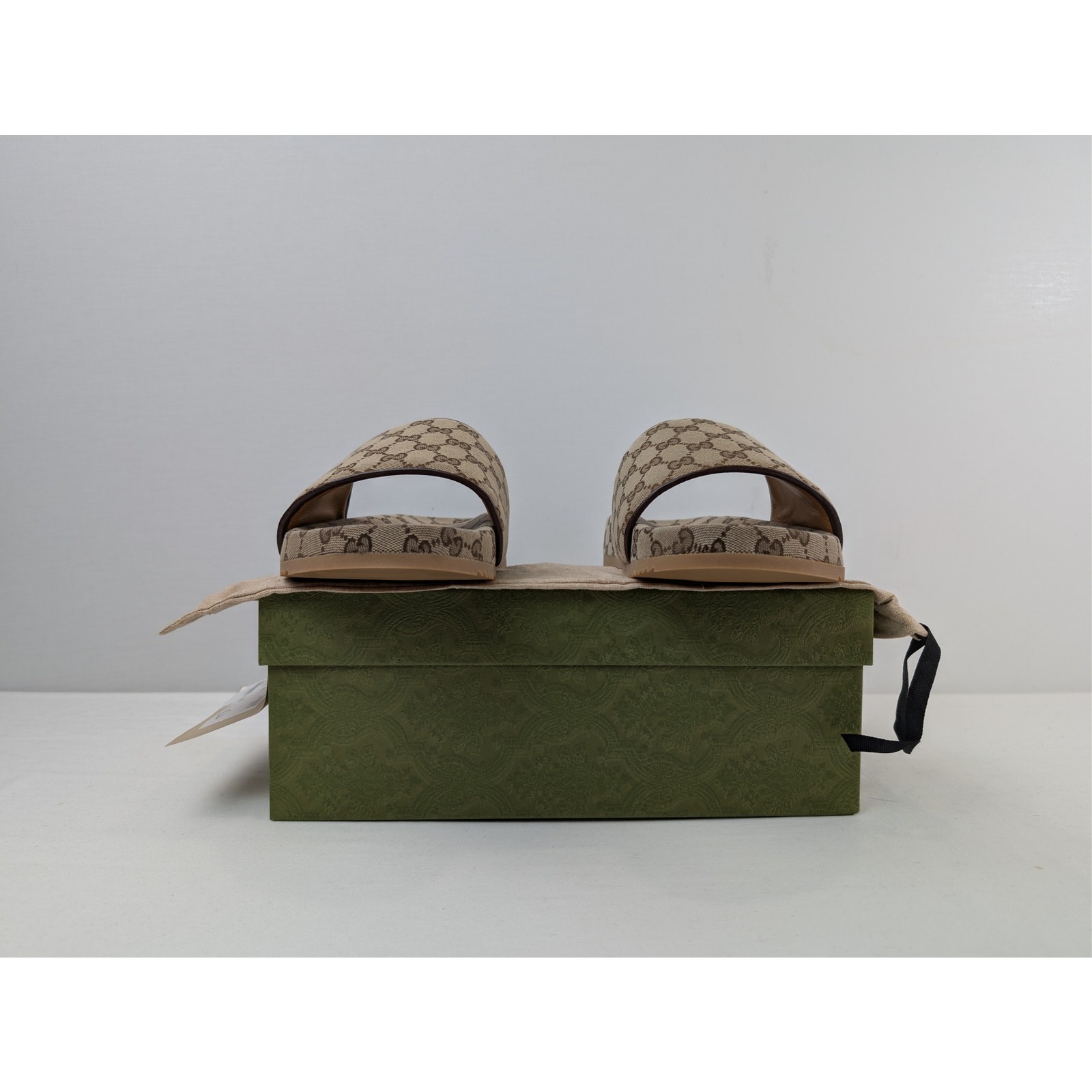 Gucci Sideline GG Canvas Slide Sandals Beige Ebony BNWB 13 Gucci – 13.5 US