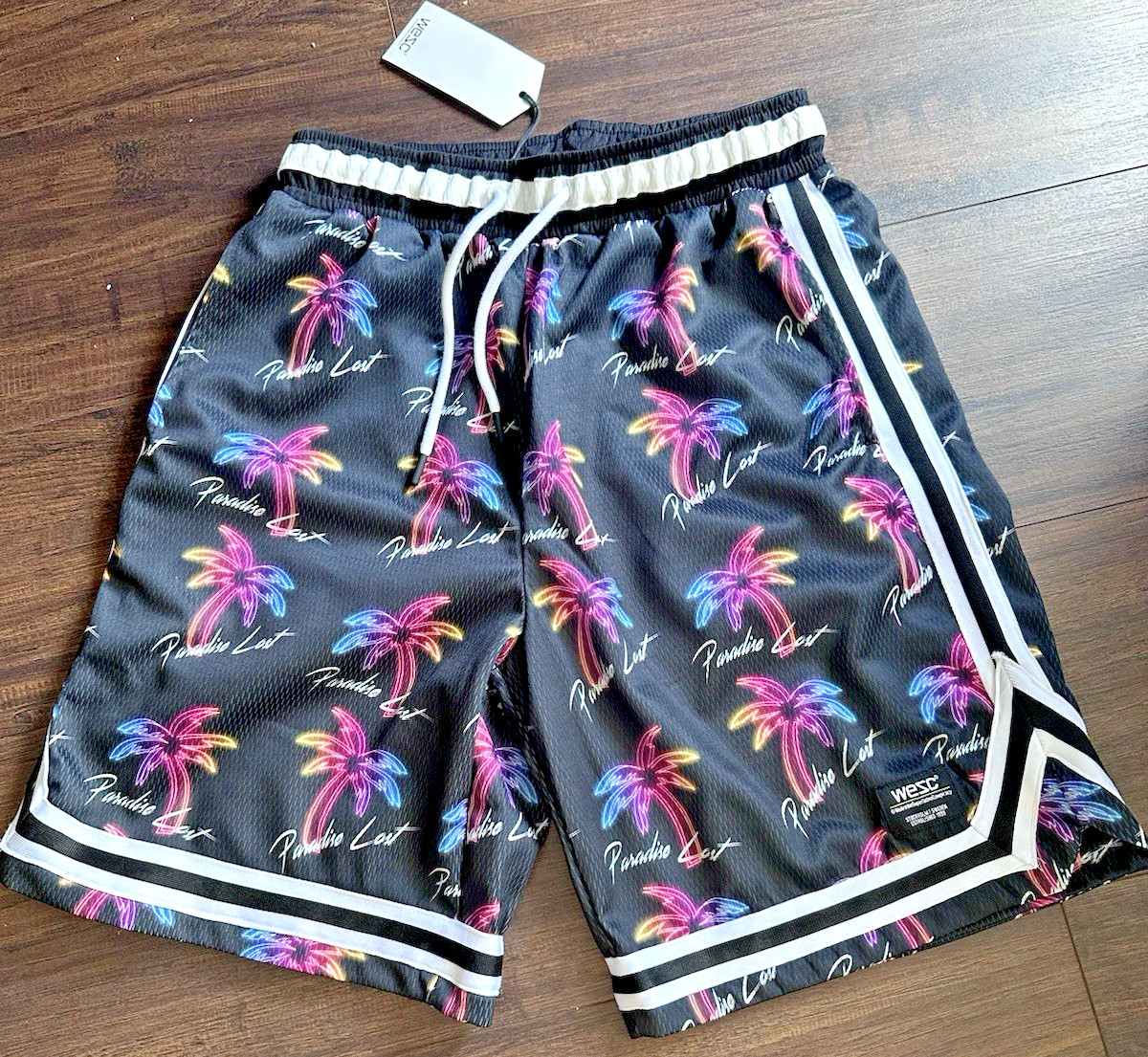 WESC Men’s Basketball shorts Lost paradise 9″ Black Multi Small