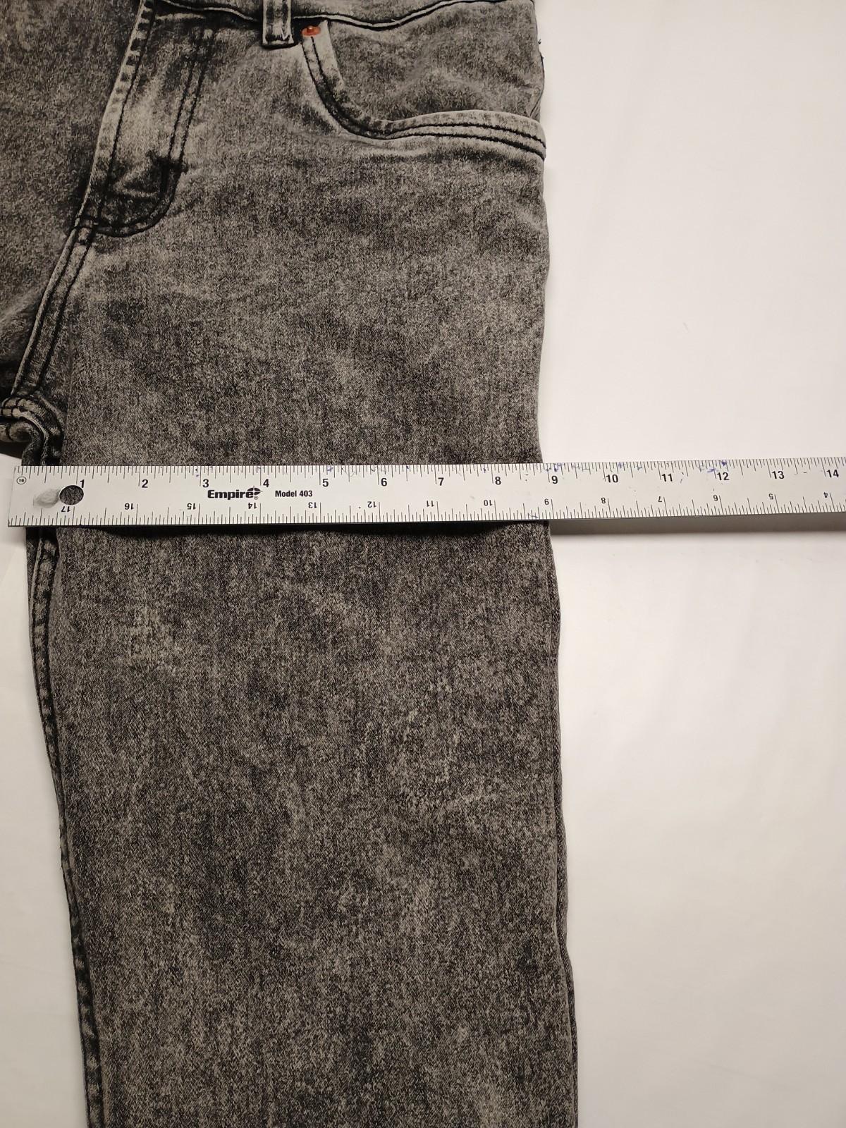Levi’s 501 Jeans San Francisco 30×32 Gray Stonewash Check Description