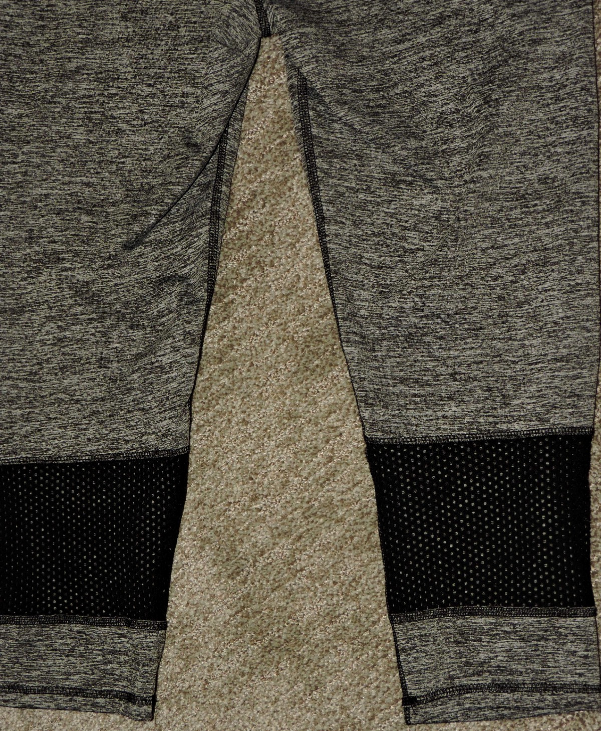 Daisy Fuentes Blk/Gray heather mesh panel Capri Legging SZ M Poly/span no pocket