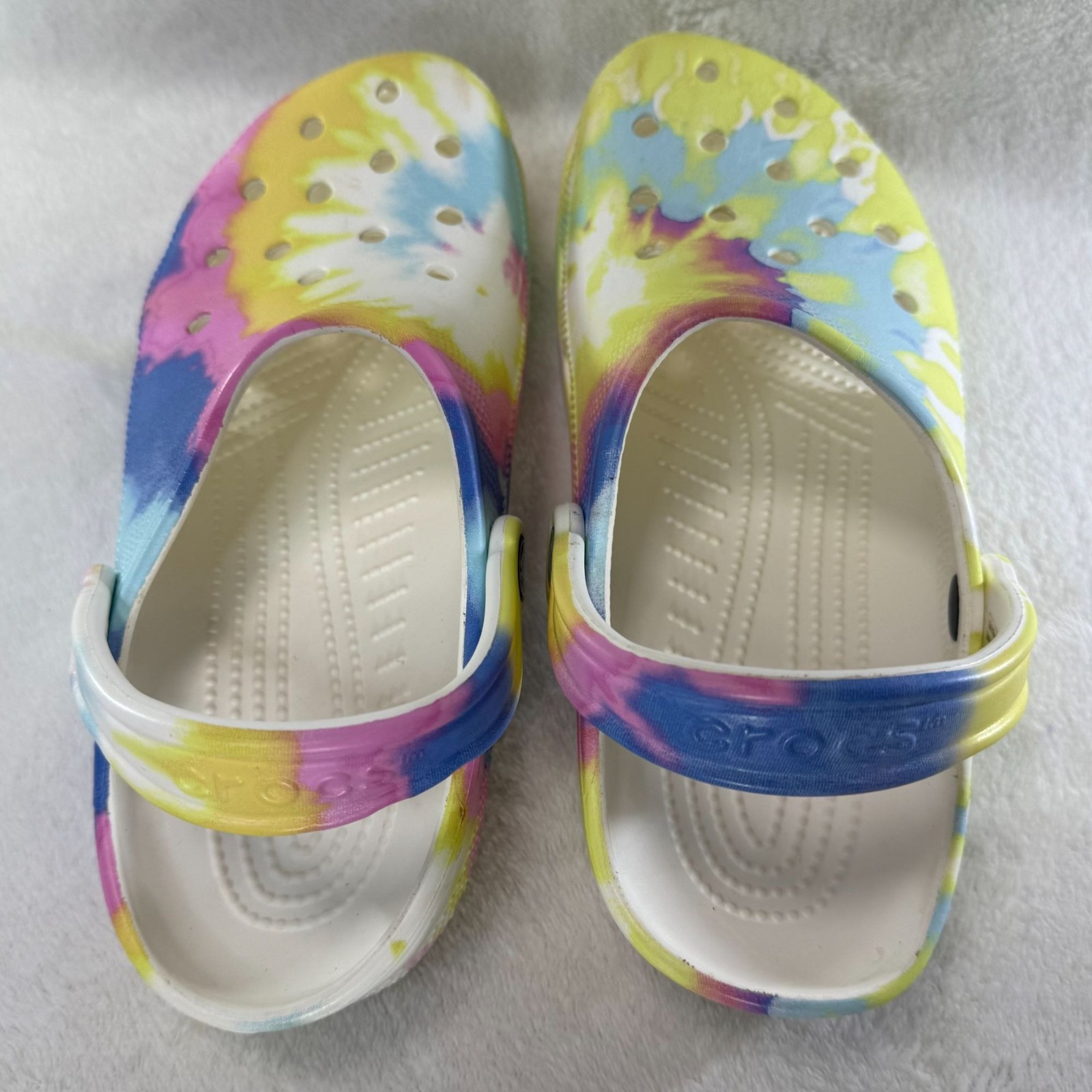 Crocs Classic Tie-Dye Graphic Clogs Size W9/M7 Yellow/Blue/Pink Multicolor