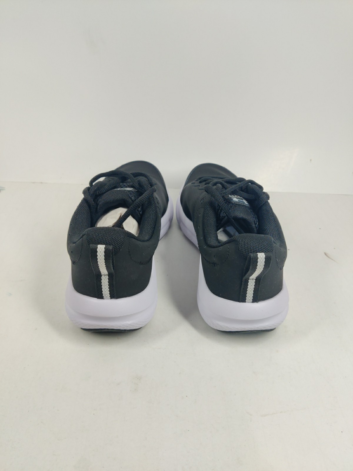 Under Armour 3026175 Men’s 7 UA Charged Assert 10 Running Athletic Shoes