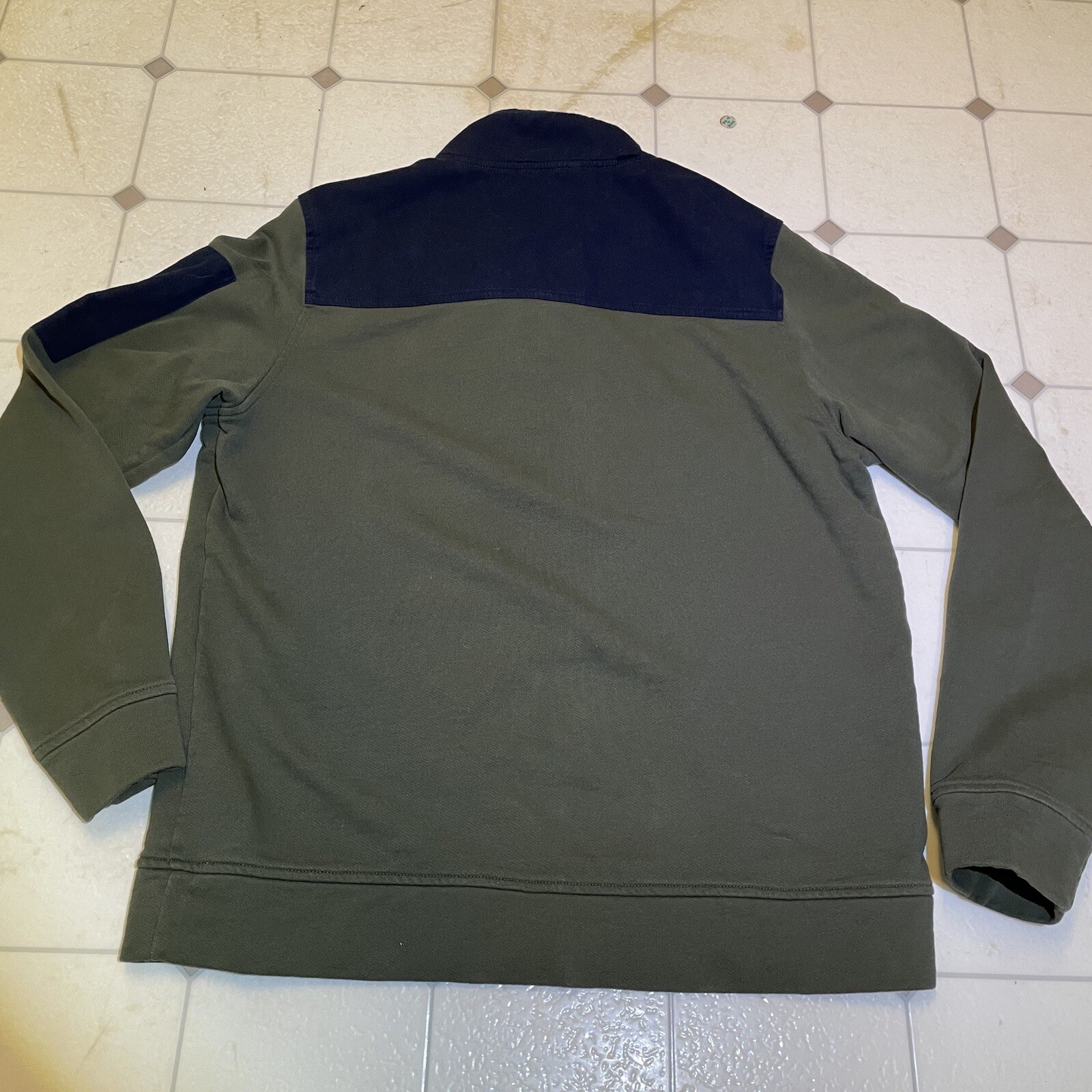Untuckit Pullover Sweater 1/4 Zip Button Mens Size M Walking Hiking Golf Pocket