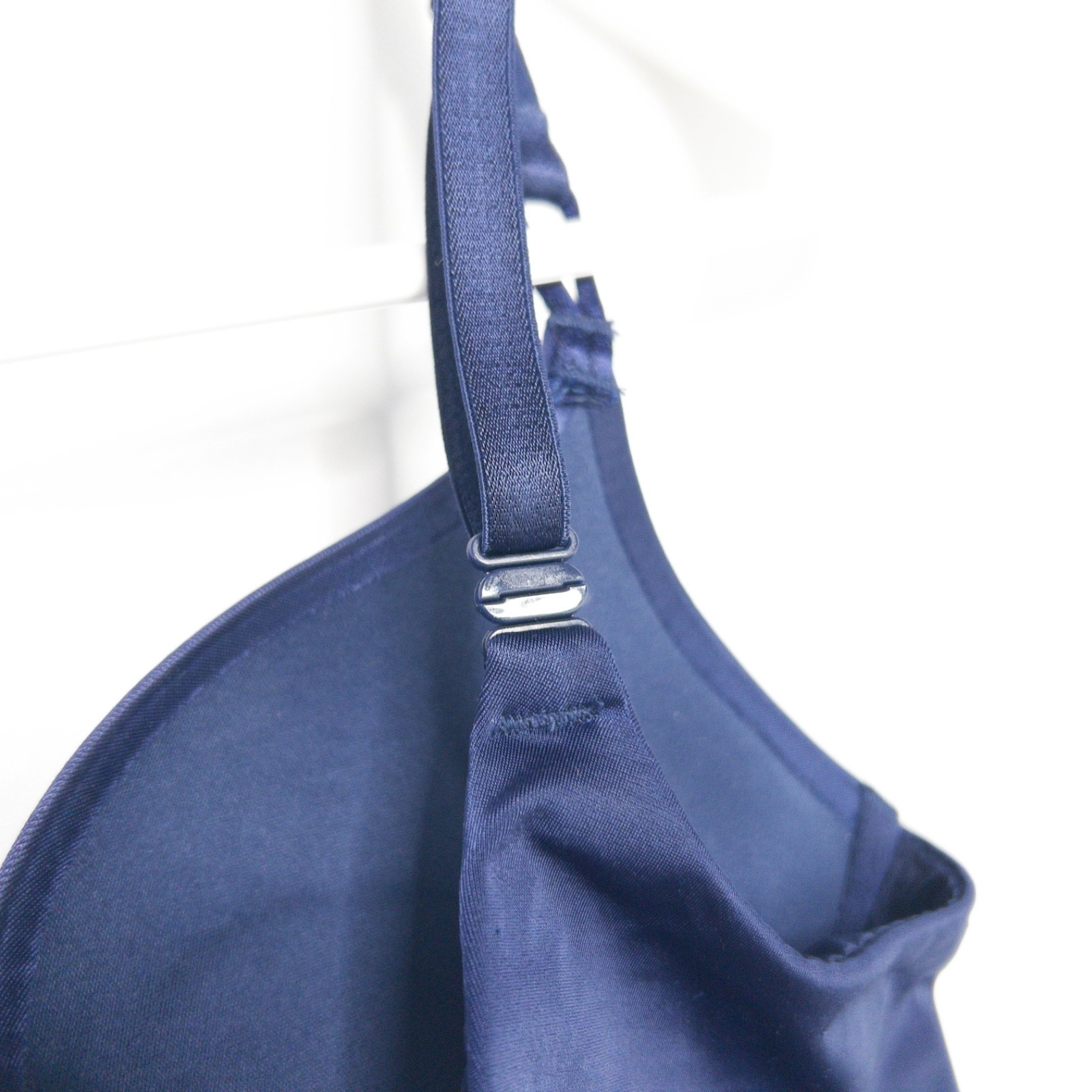 Victoria Secret Bombshell Miraculous Plunge Bra 32A Push Up Add 2 Cup Sizes
