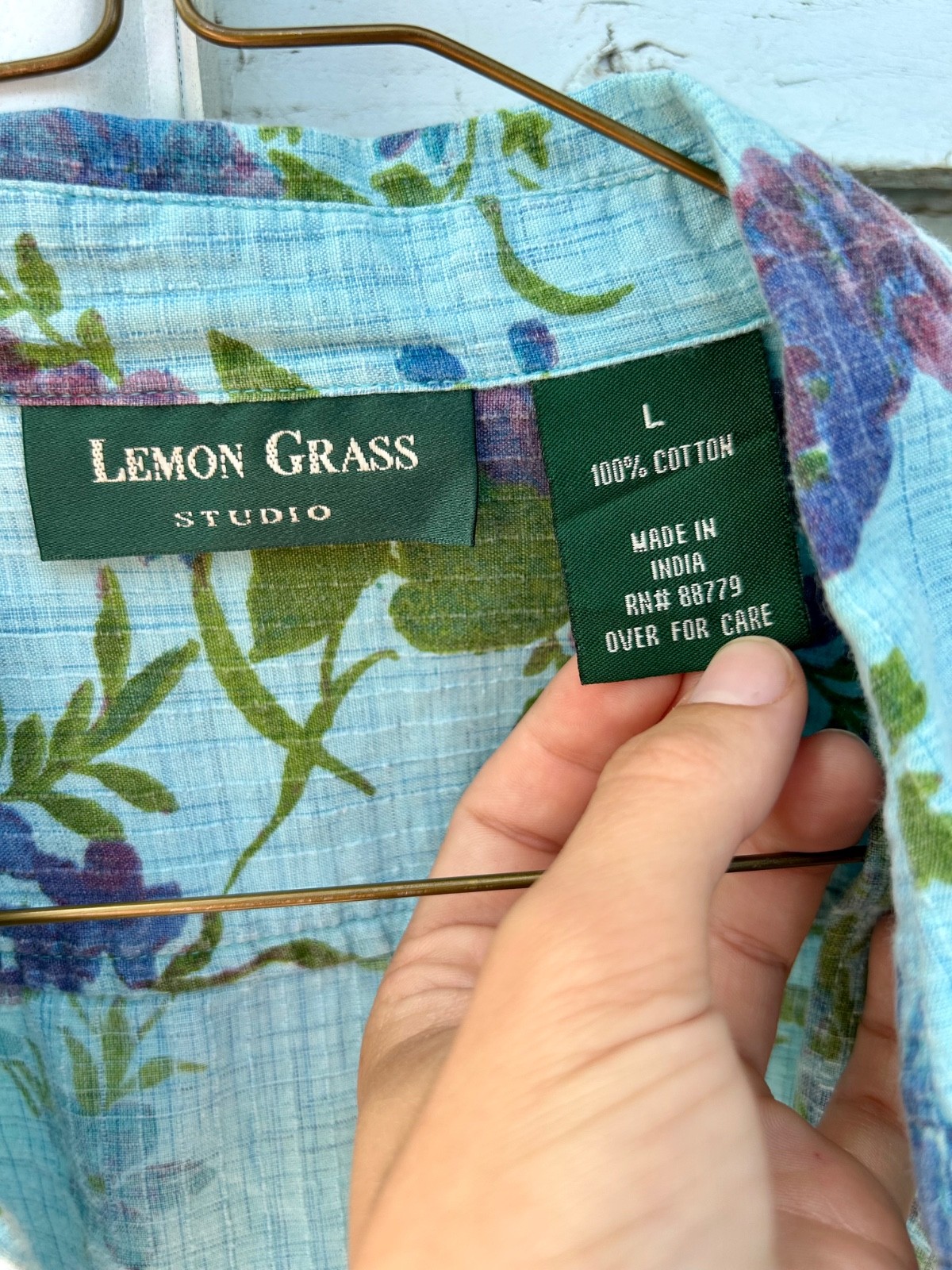 Lemon Grass Studio Floral Button-Up Collared Top Blue and green vintage
