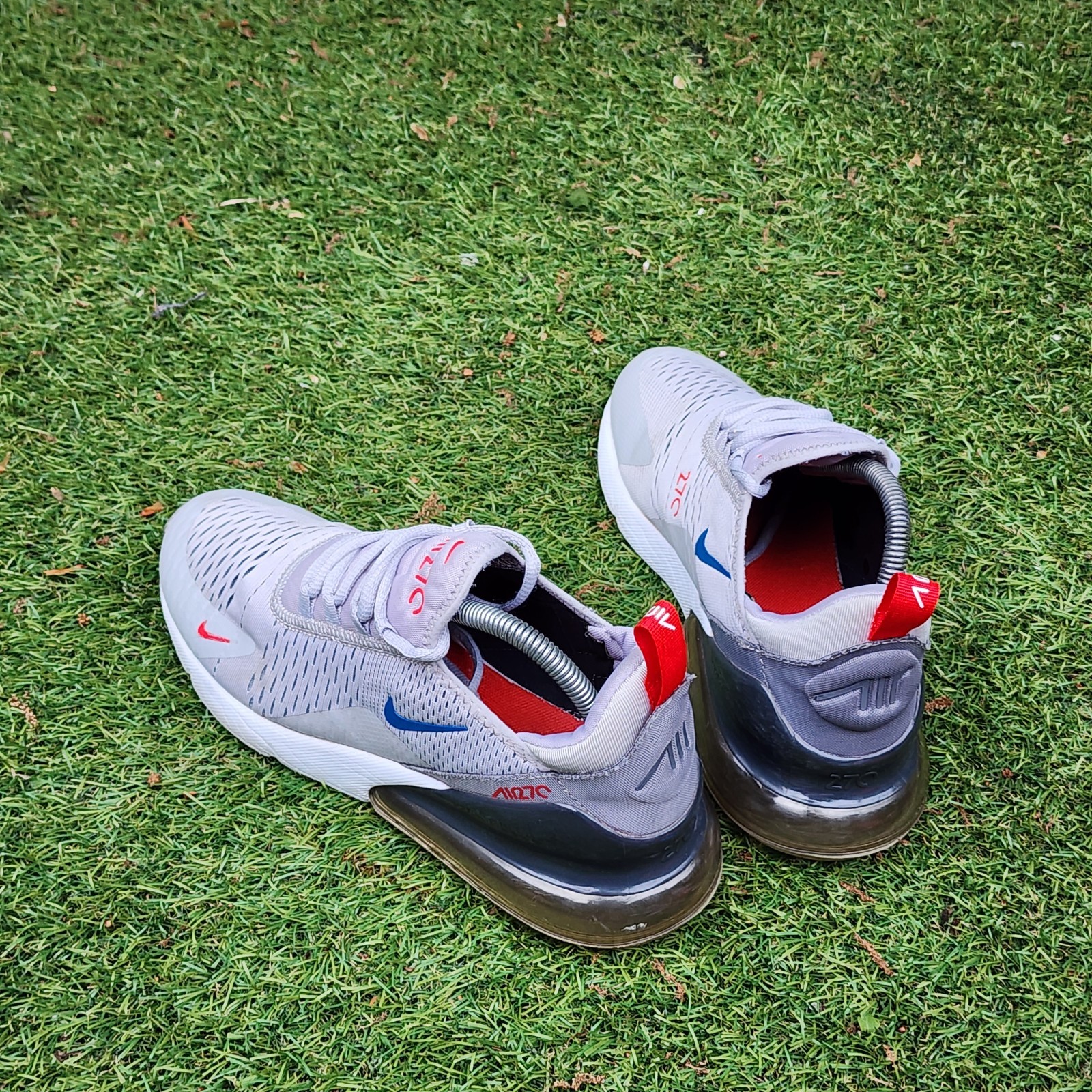 NIKE AIR MAX 270 – Mens Atheltic Shoes – SIZE 7