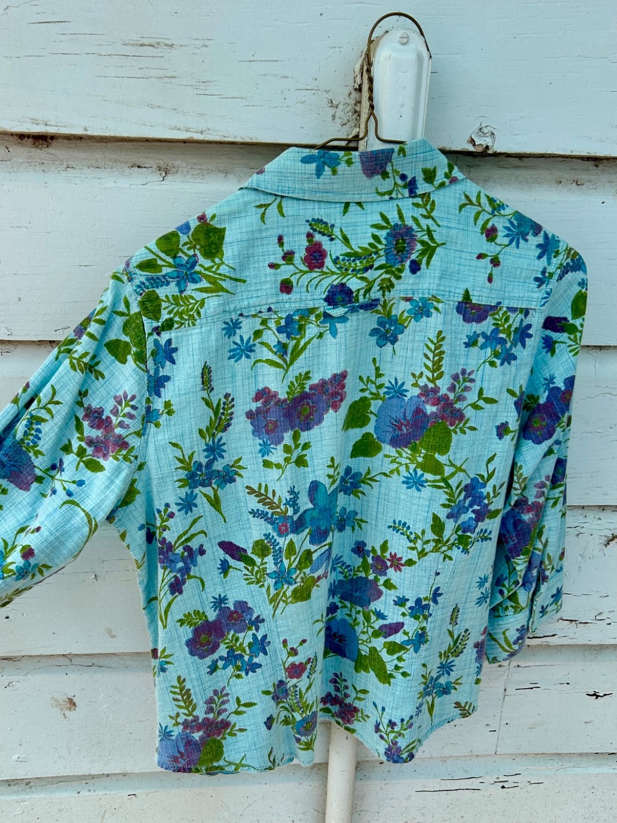 Lemon Grass Studio Floral Button-Up Collared Top Blue and green vintage