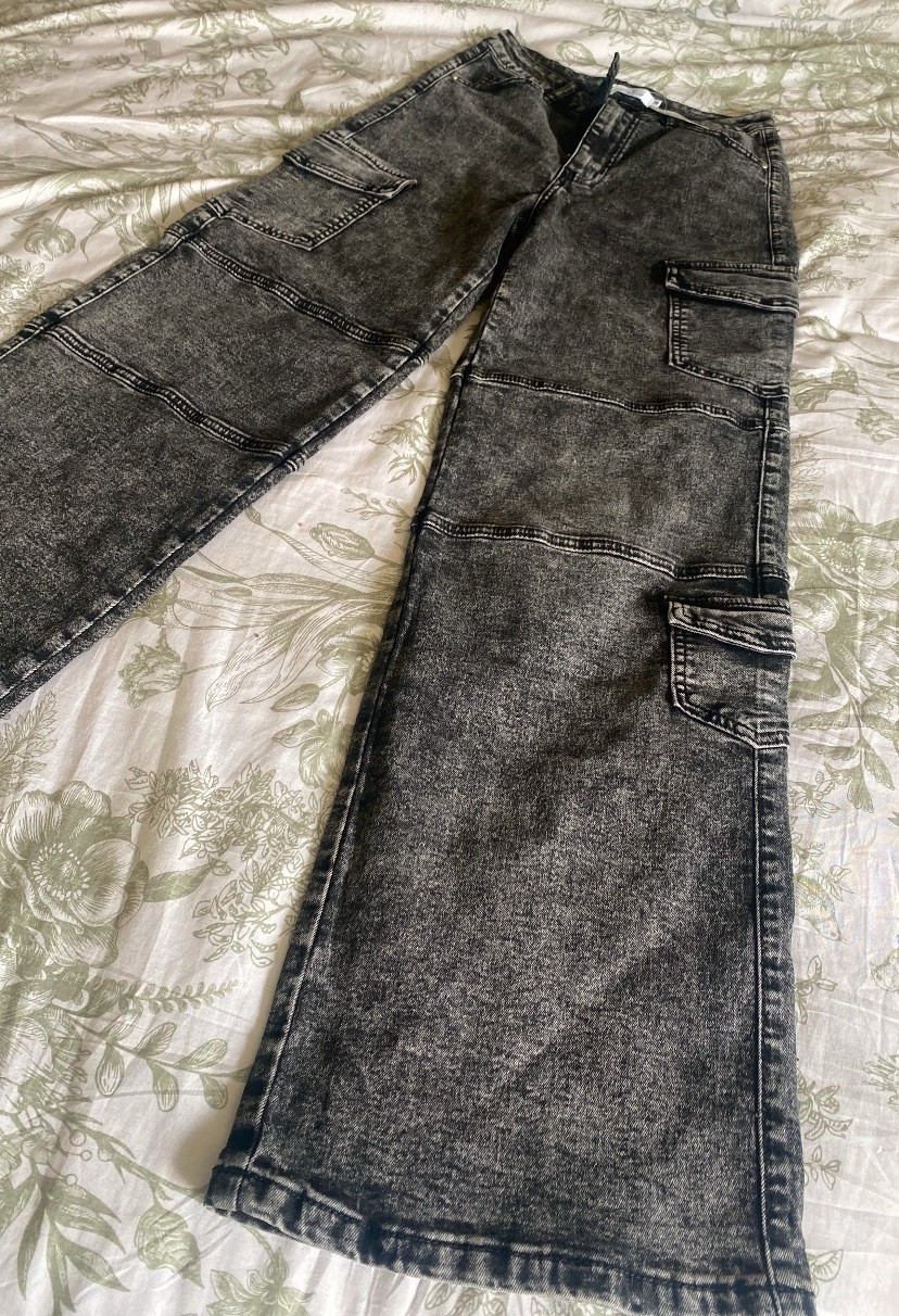 Windsor Women’s Black Acid Wash Wide-Leg Cargo Jeans Size S Stretch