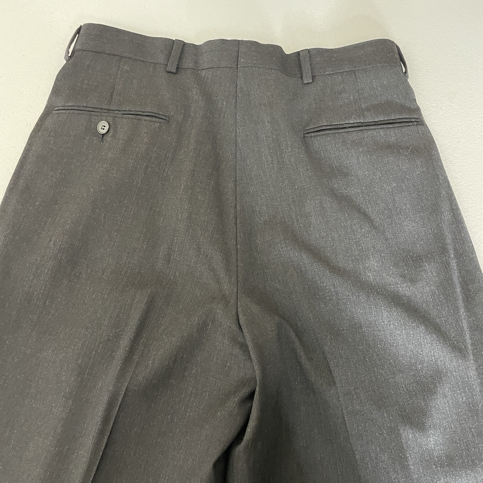 Axcess 2 Piece Suit Mens 40R 32×30 Dark Gray Solid 100% Wool Three Buttons Pants