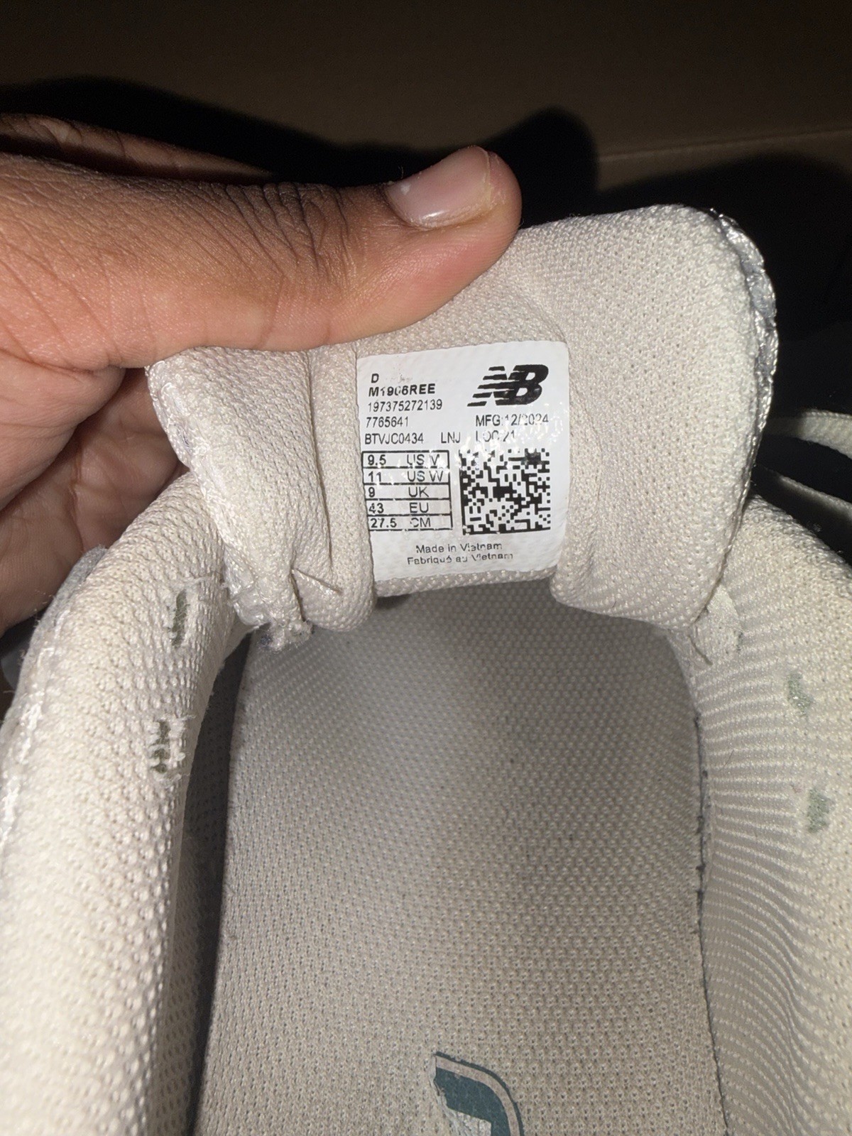 New Balance 1960R Grey/white/green. Barley worn – Comes with box