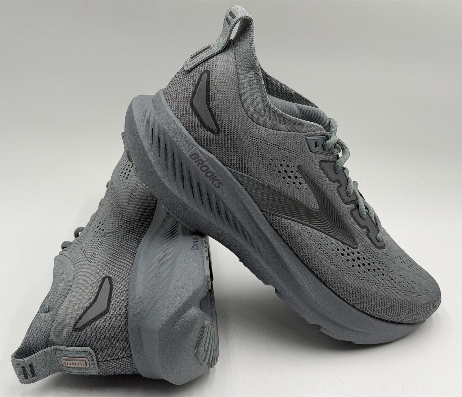 NEW BROOKS SZ 11 GLYCERIN 23 RUN & WALK cushion shoes men’s In Grey Pearl Black