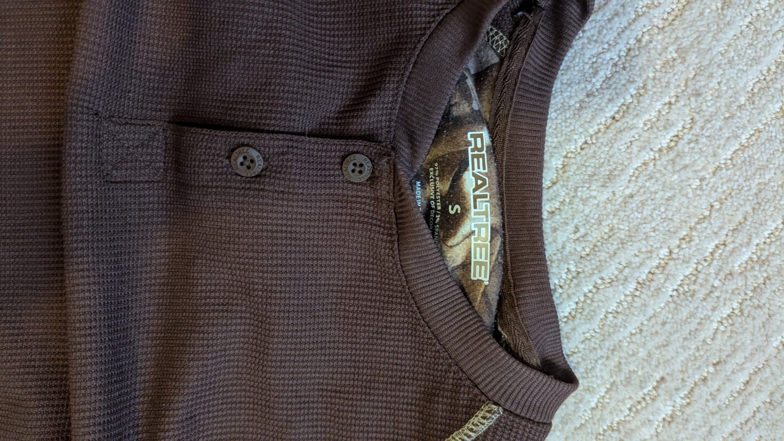 Realtree Men’s Brown Long Sleeve Henley Waffle Knit Thermal T-Shirt Size S