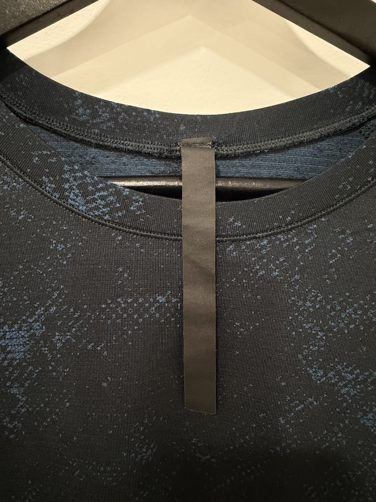 Lululemon Men’s Metal Vent Tech 2.0 Workout Shirt Gym Blue Black Large