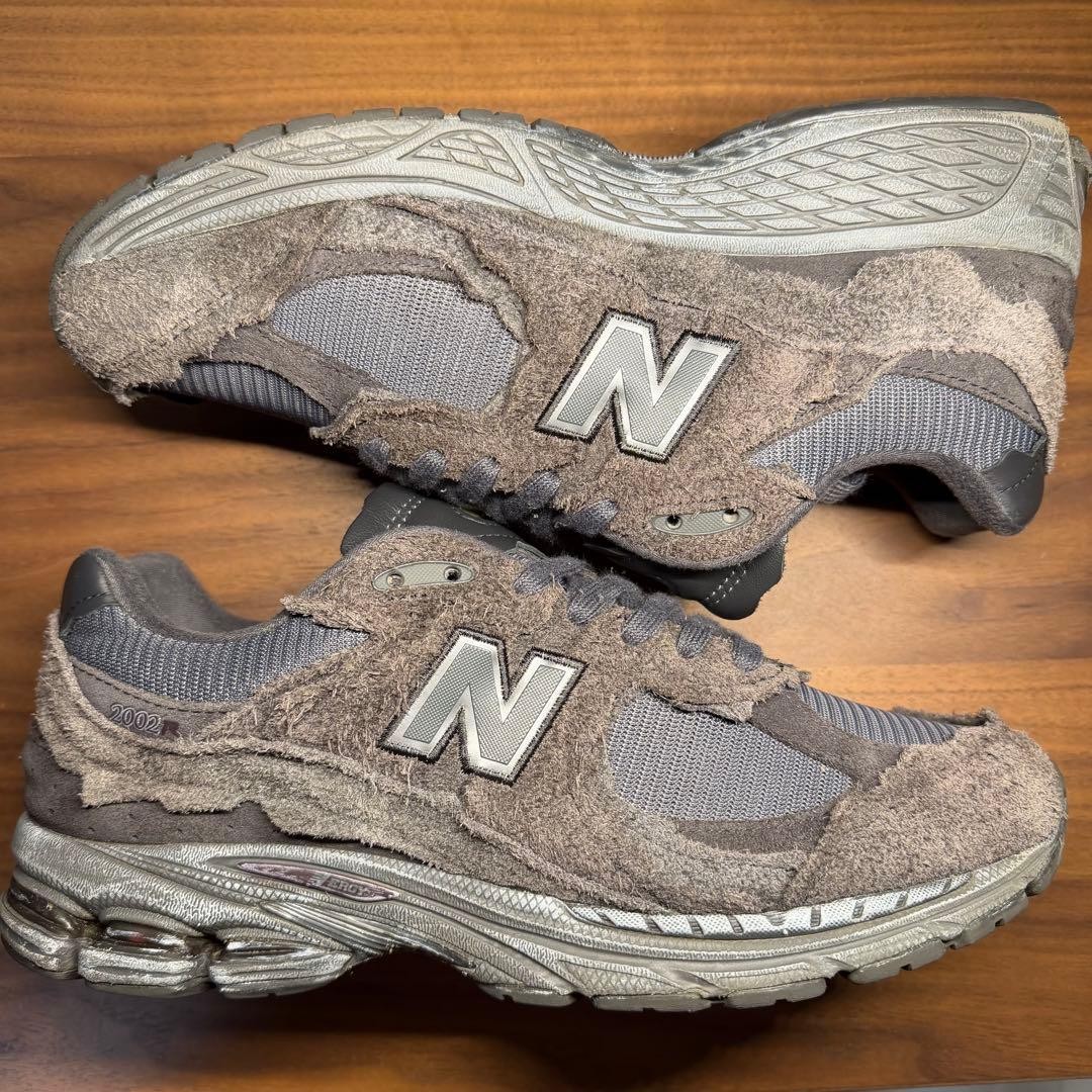 Men 9.5US Newbalance M2002Rdb Phantom