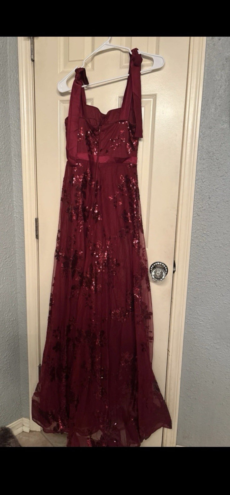 Women’s Burgundy Sequin Solid Long Gown Sleeveless Sweetheart Neck Formal S