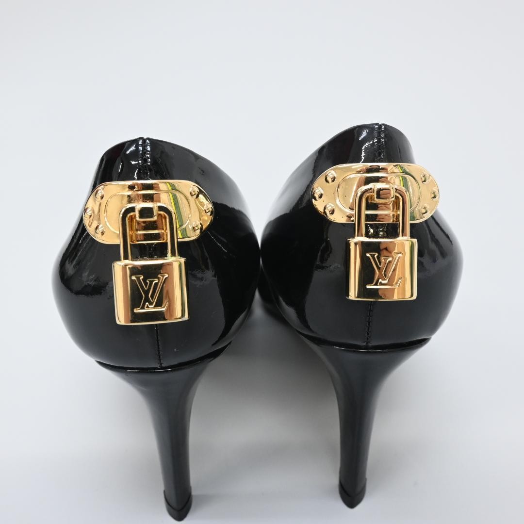 Louis Vuitton Patent Leather Padlock Pumps EU 35 US 5 Heel 7.1-10cm 061528d