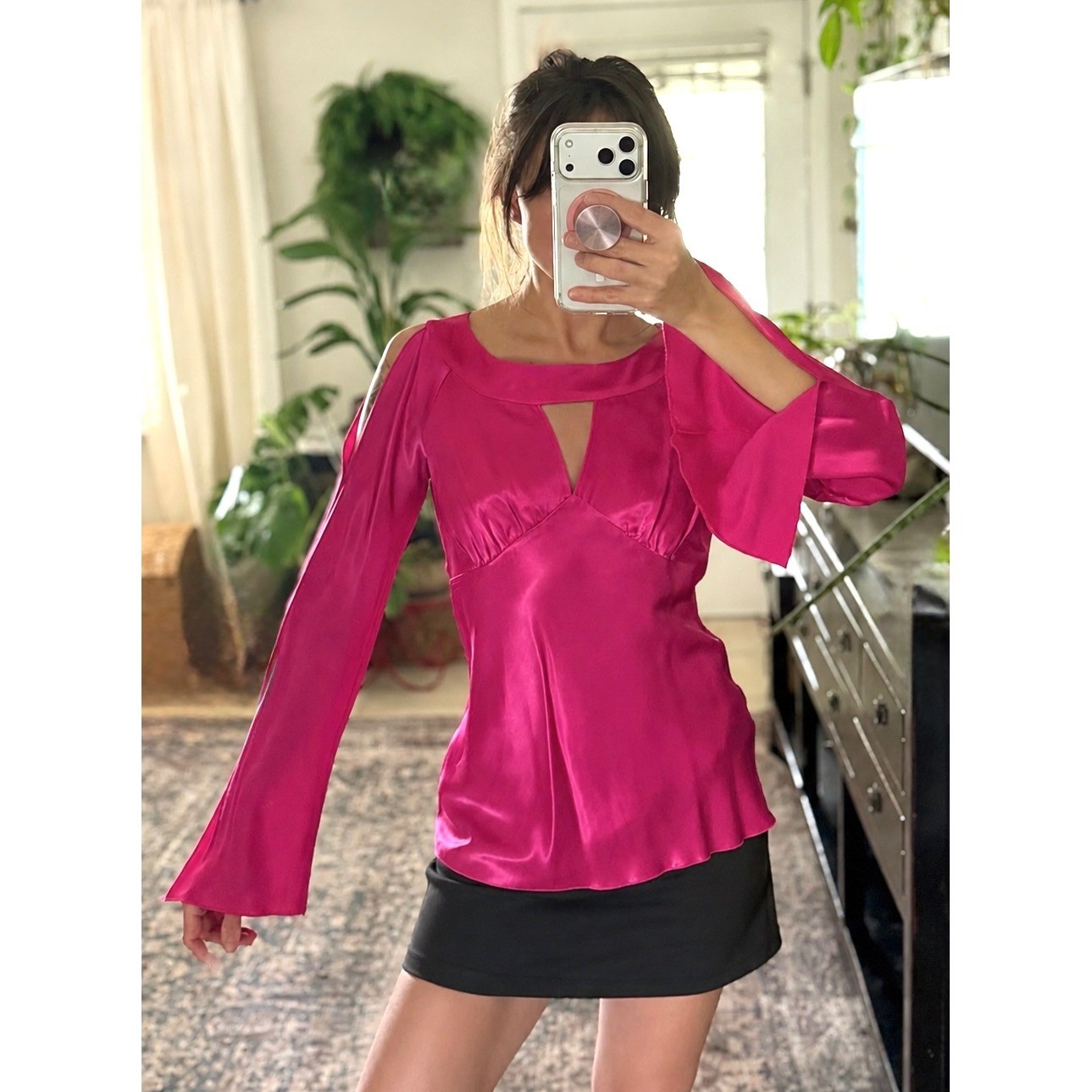 Cache Womens Fuchsia Pink Satin Cold Shoulder Bell Sleeve Cutout Blouse Size 6