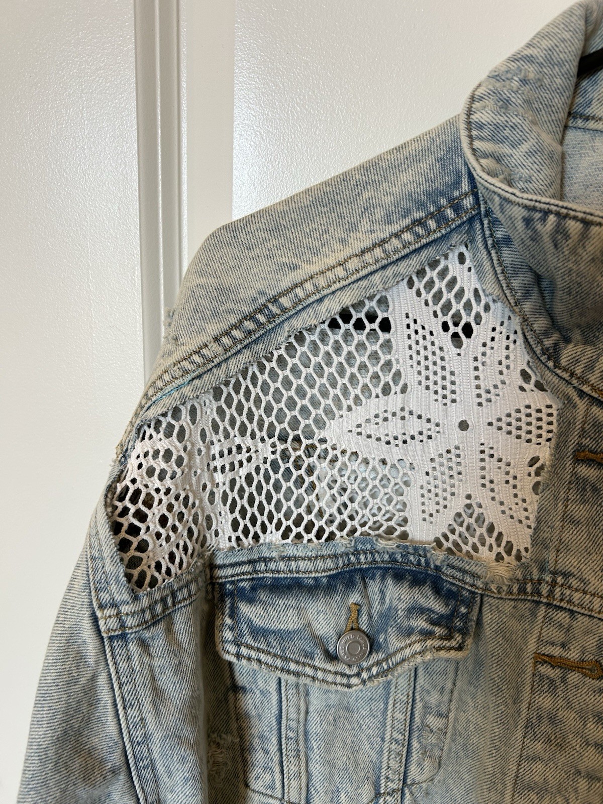 Upcycled Jean Jacket Stone Washed Blue With White crochet Inset Wild Fable Sz L