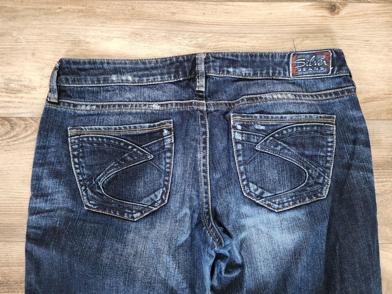 Silver Jeans Eden Flare Womens Jeans | Dark Wash Distressed | sz 31/33