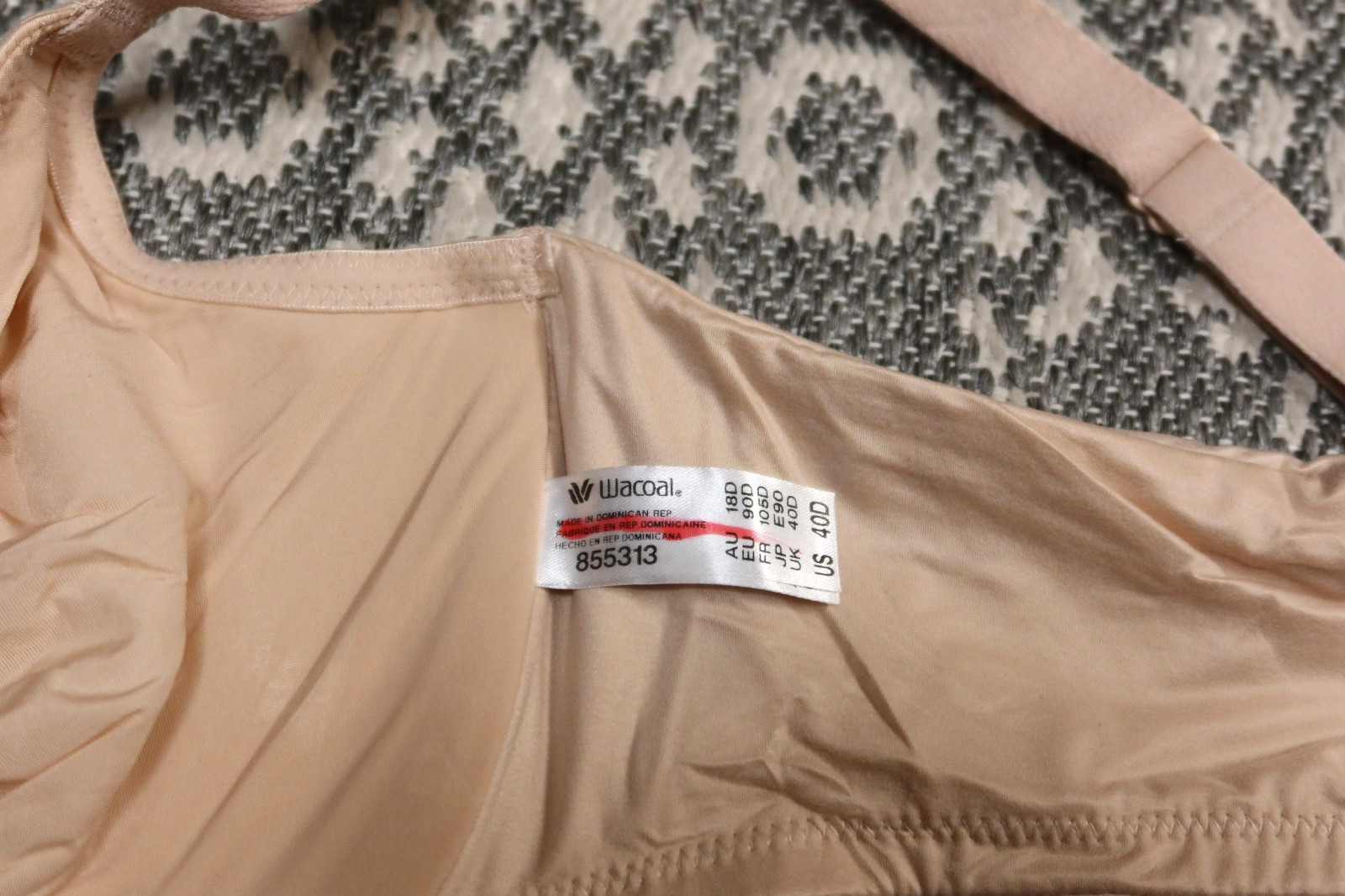 New Wacoal Perfect Primer Front Close Underwire Bra – Size 40D – Sand – # 855313