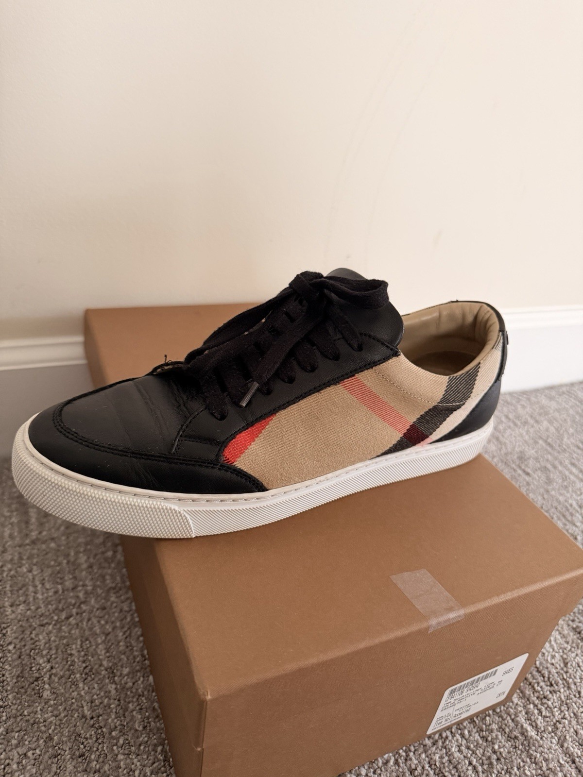 Authentic Burberry Women’s Check Low Top Sneakers Black Beige Leather EU 39 US