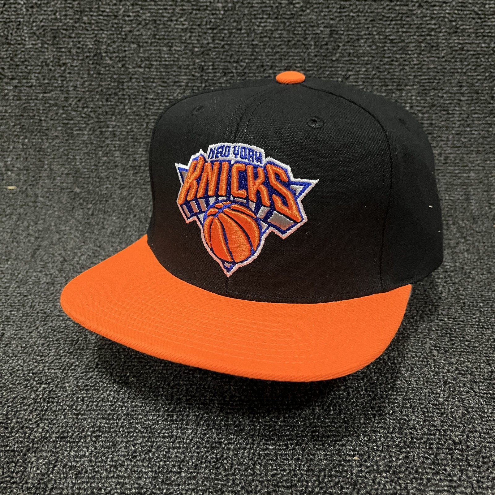 Mitchell & Ness NBA New York Knicks Flat Brim Adjustable Snapback Cap Black Oran