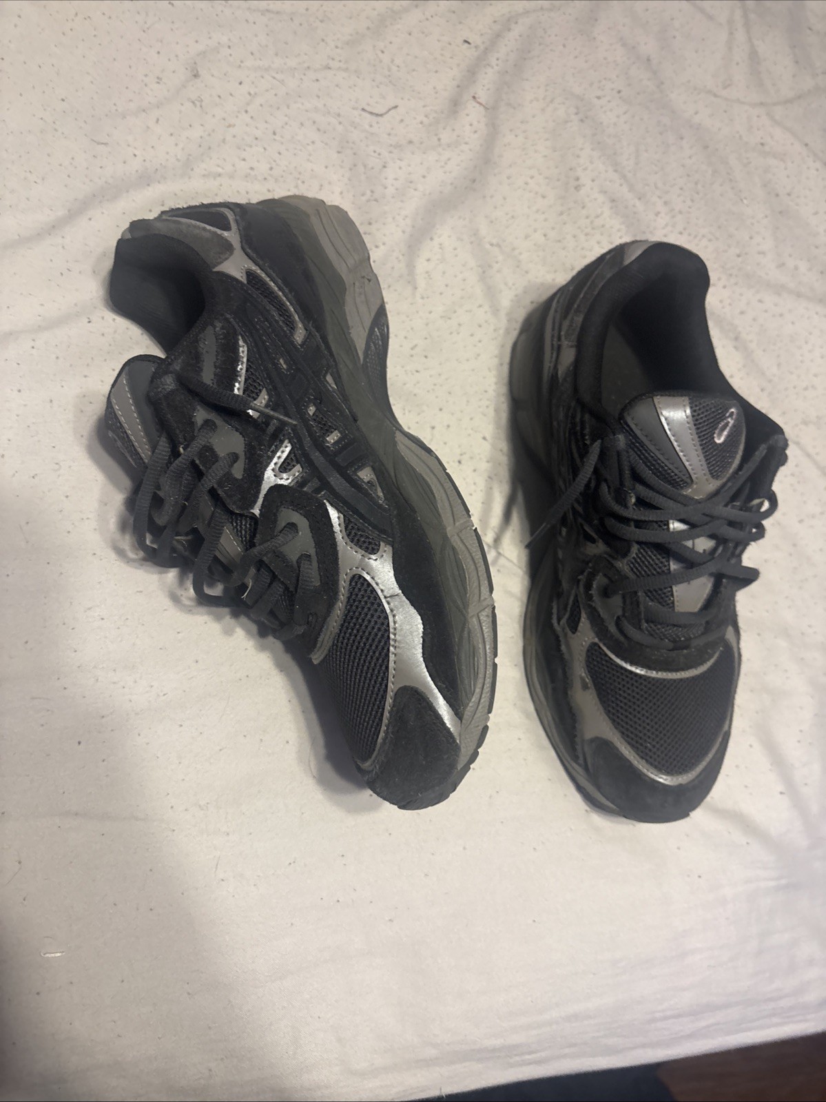 black ASICS Men 11.5
