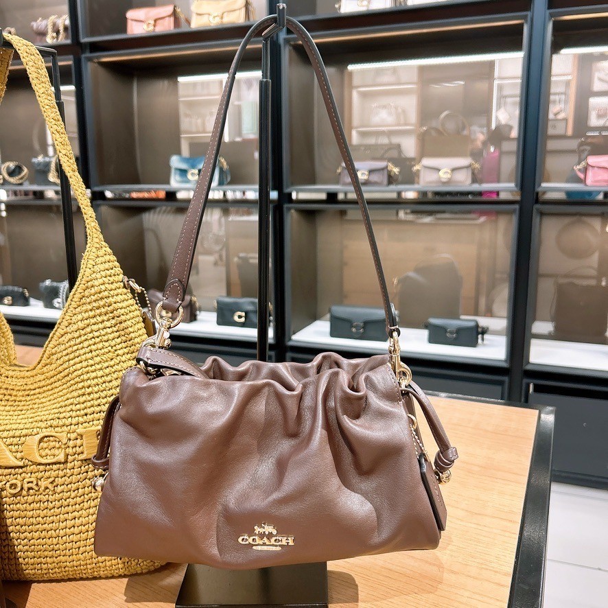 NWT Coach Faye Shoulder Bag CV529 Gold/Maple