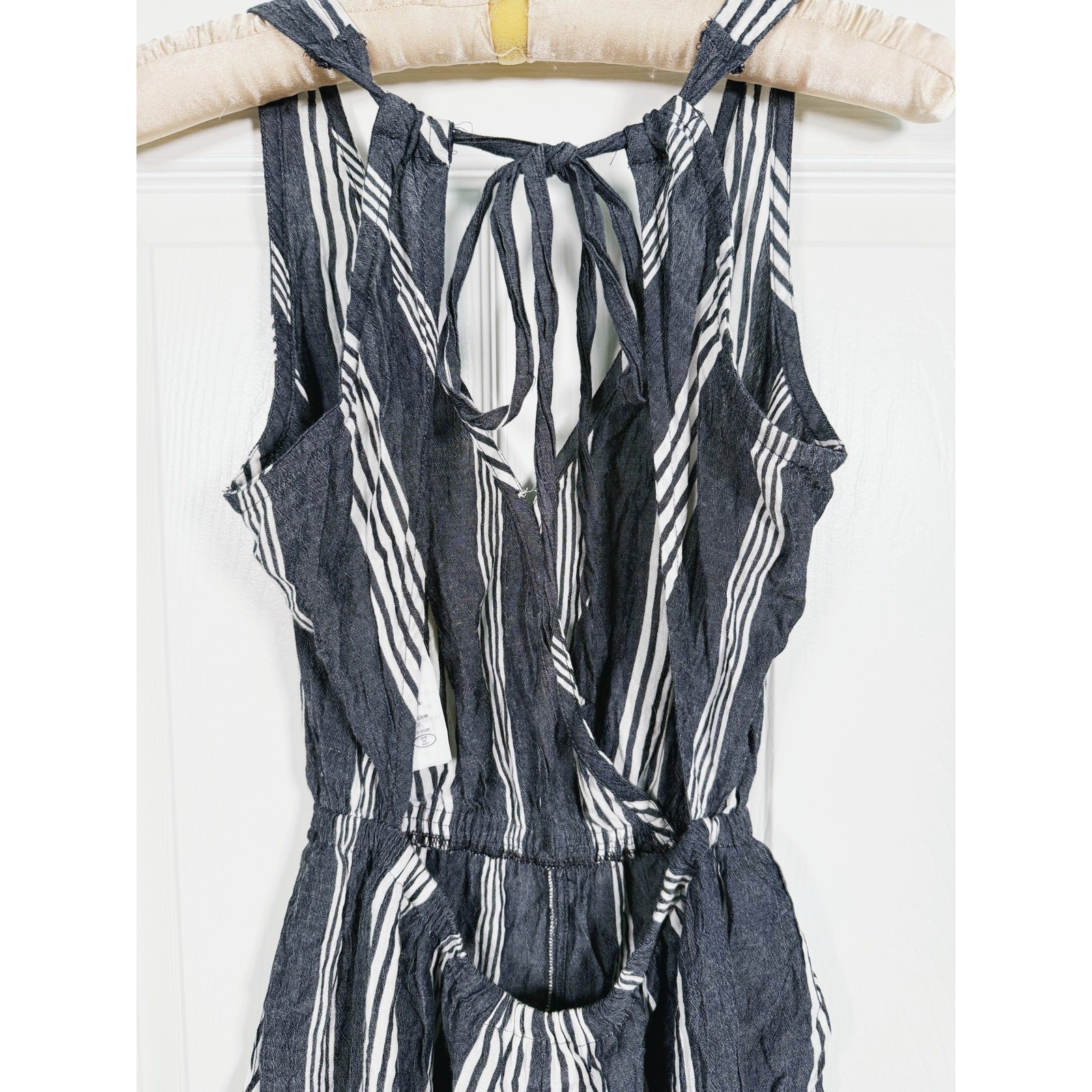 Abercrombie & Fitch Striped Tie Back Romper Medium Gray Beachy Coastal Summer
