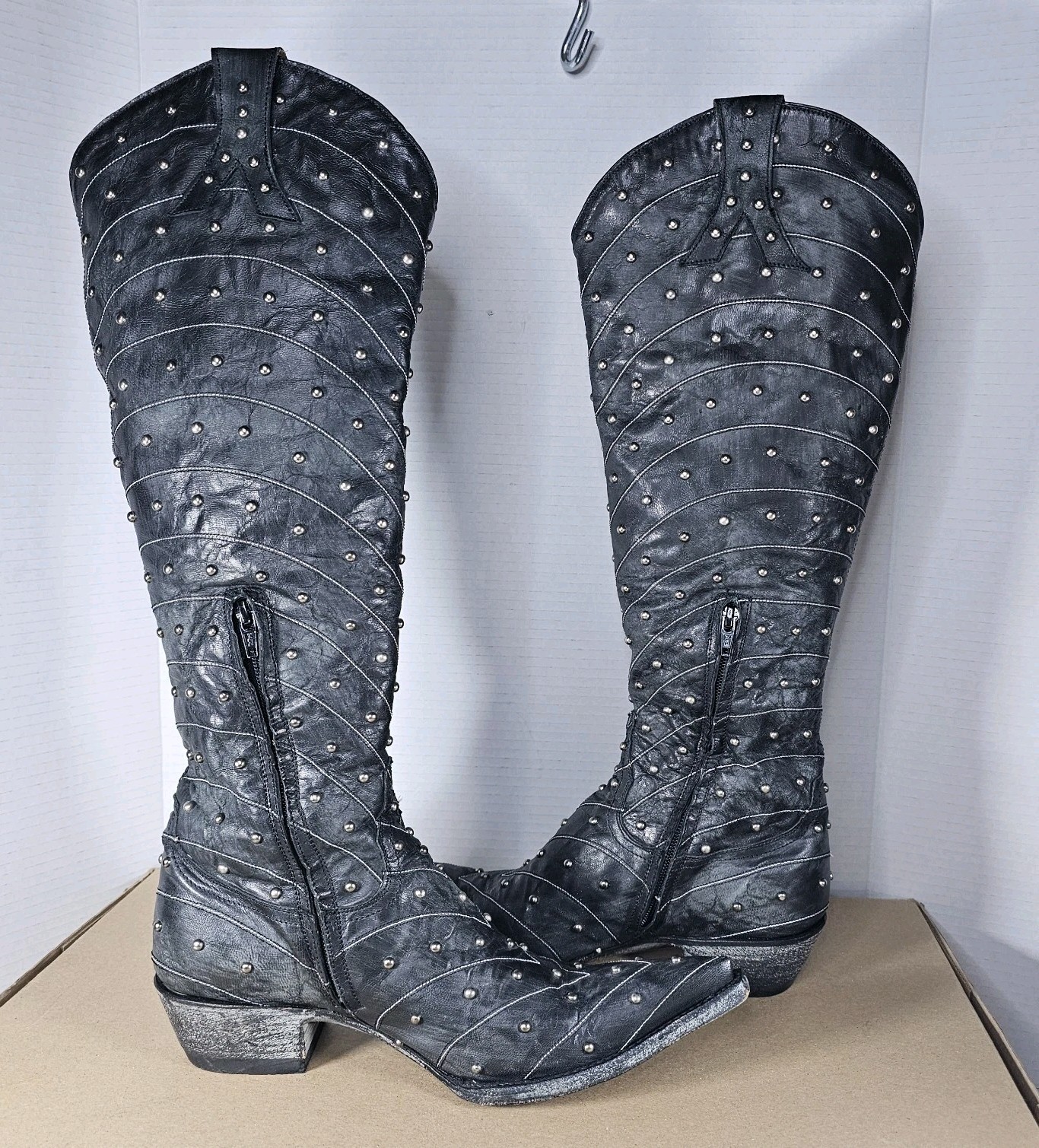 Old Gringo 18 in Black Studded Boots Hosifukami Sz 9 Knee High Zippered