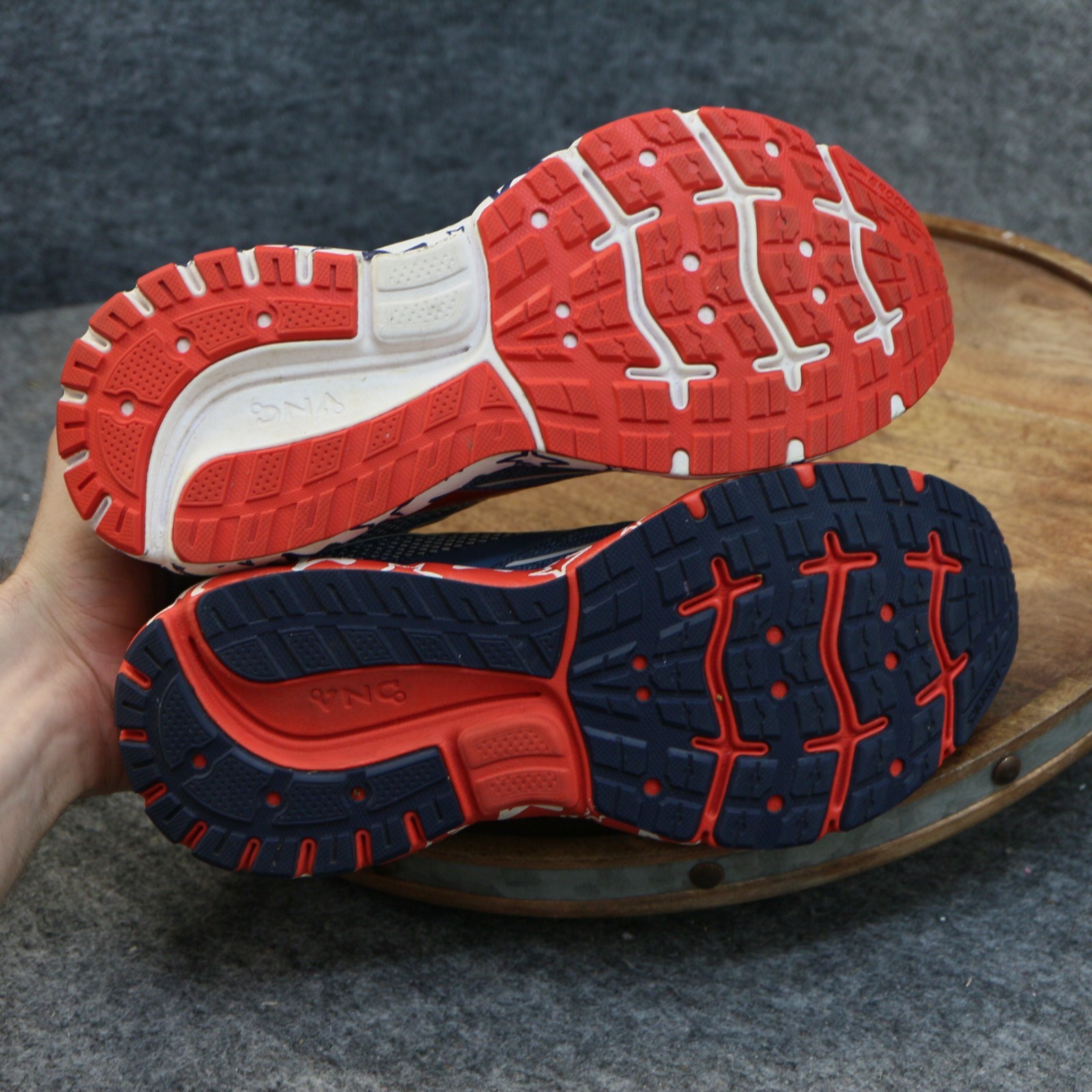 Brooks Trace 2 Womens Size 8 B USA Stars Fourth Of July Americana Running Shoes