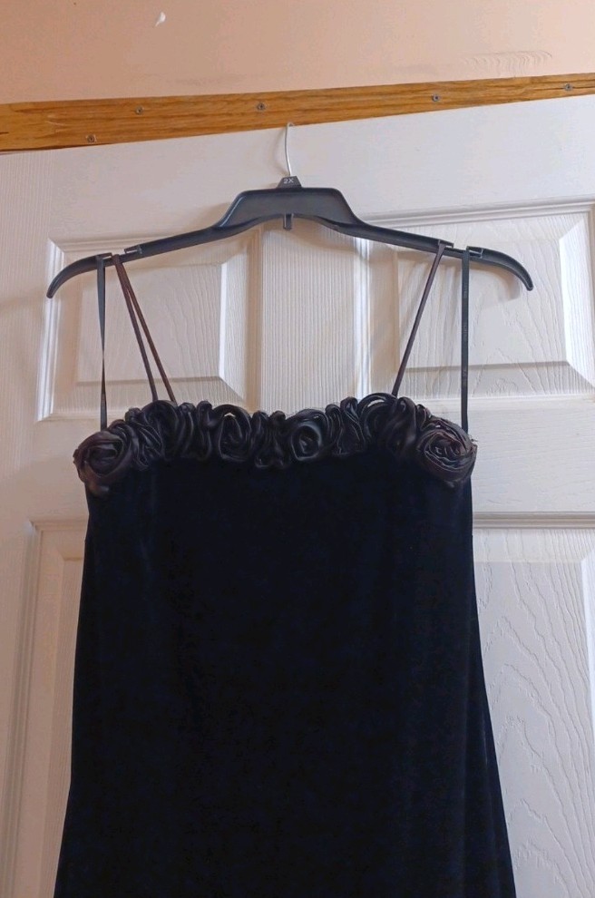Vintage Nightway Black Rose Trimmed Formal Dress