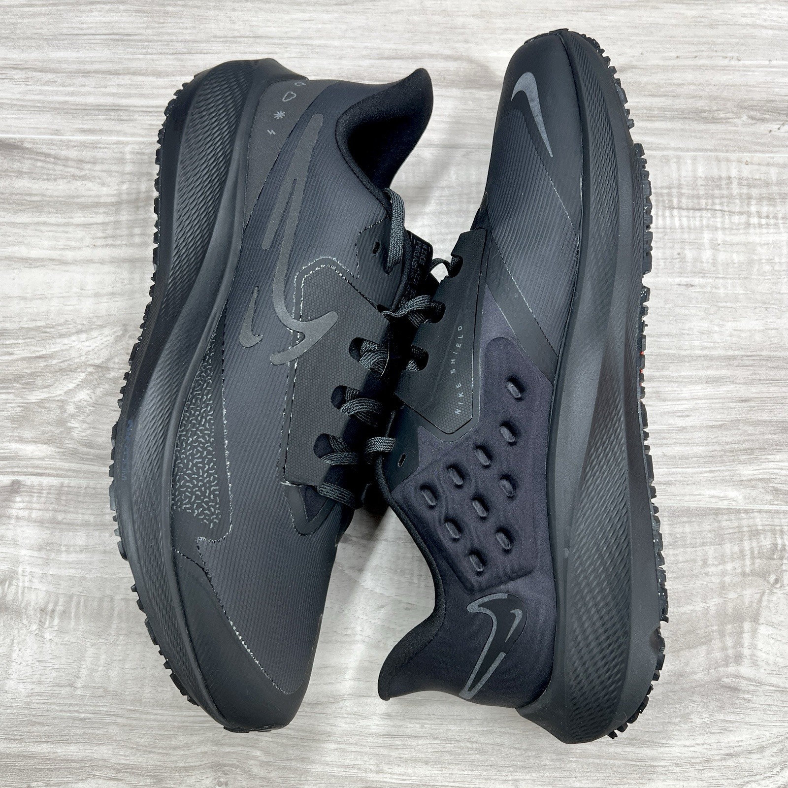 Nike Air Zoom Pegasus 39 Shield Men’s Size 9.5 Black Athletic Shoes DO7625 001
