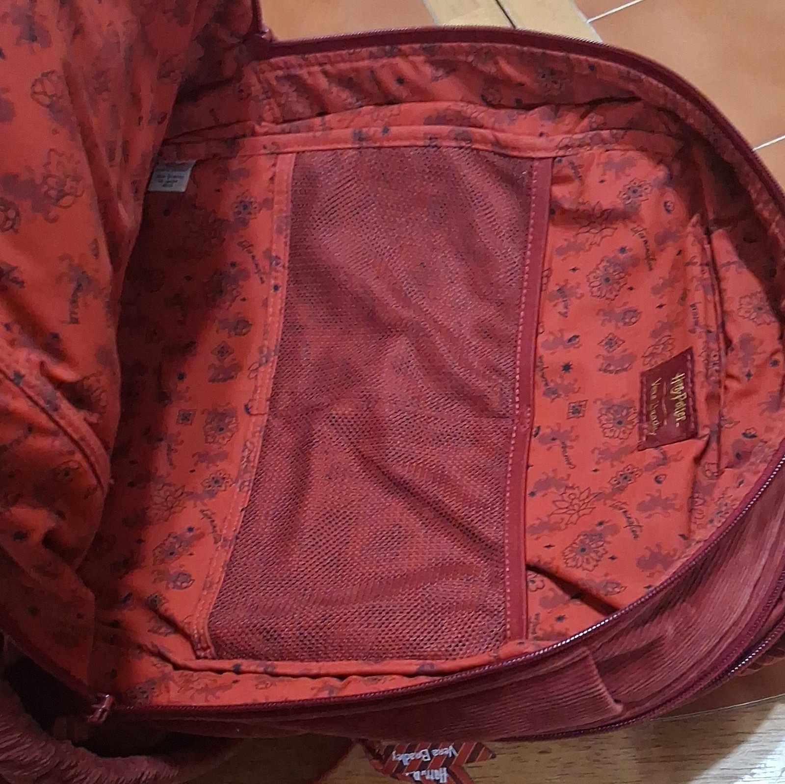 Vera Bradley Harry Potter Gryffindor Burgundy Large Quilted Backpack Zip