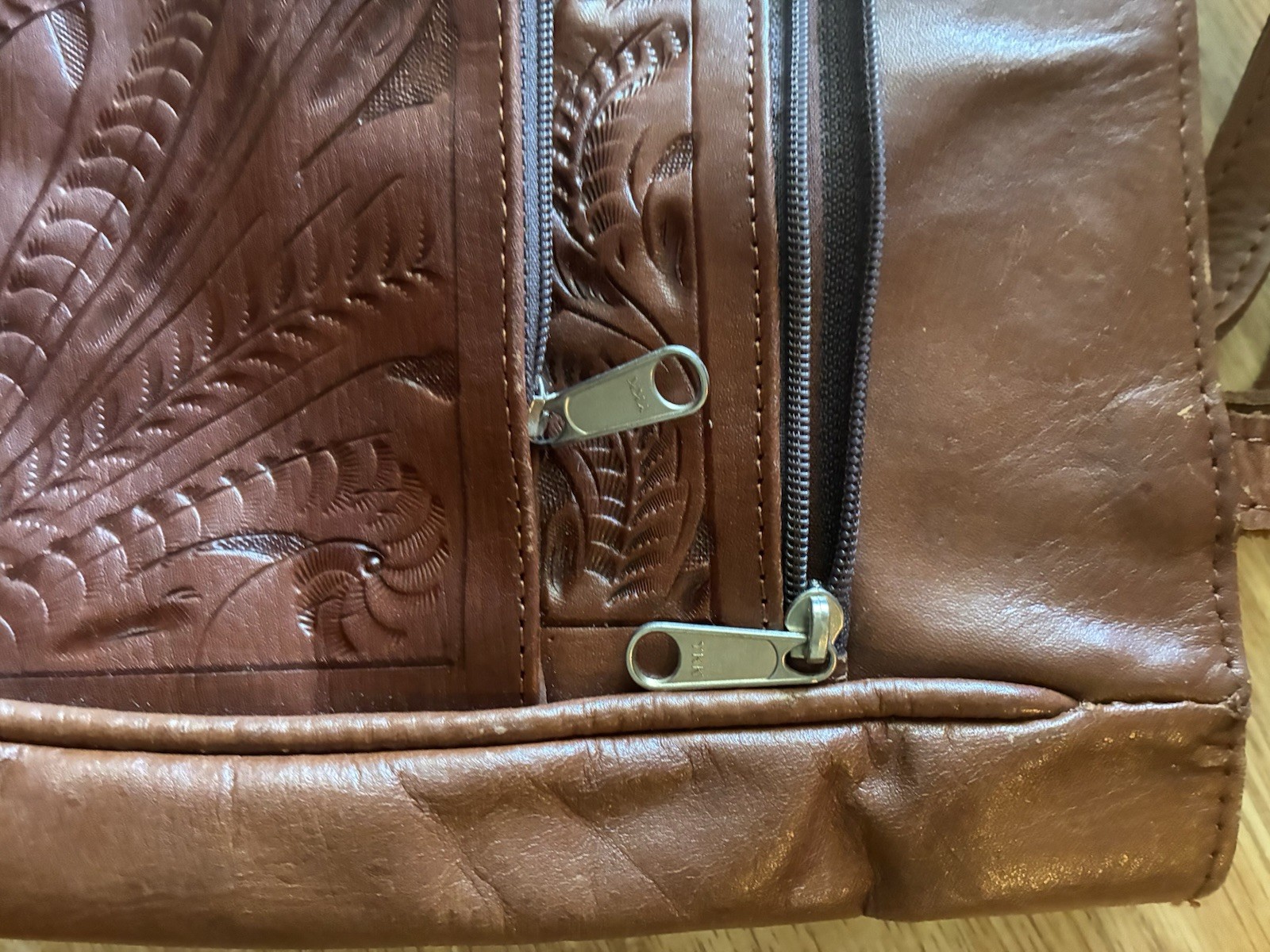 Beautiful Embossed Leather Purse • Made In Paraguay • Vintage