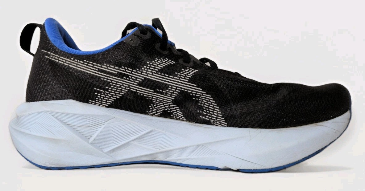 Asics Men’s Novablast 5 Running Shoe Black White Blue Sneaker Sz 11