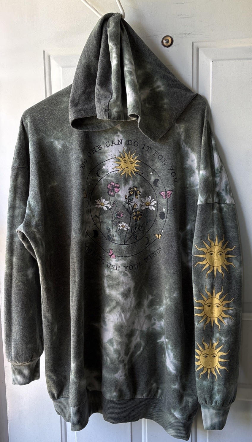 No Boundaries XXL (2XG. 19) Choose To Wear Your Wings Women’s Hooded Sweatshirt