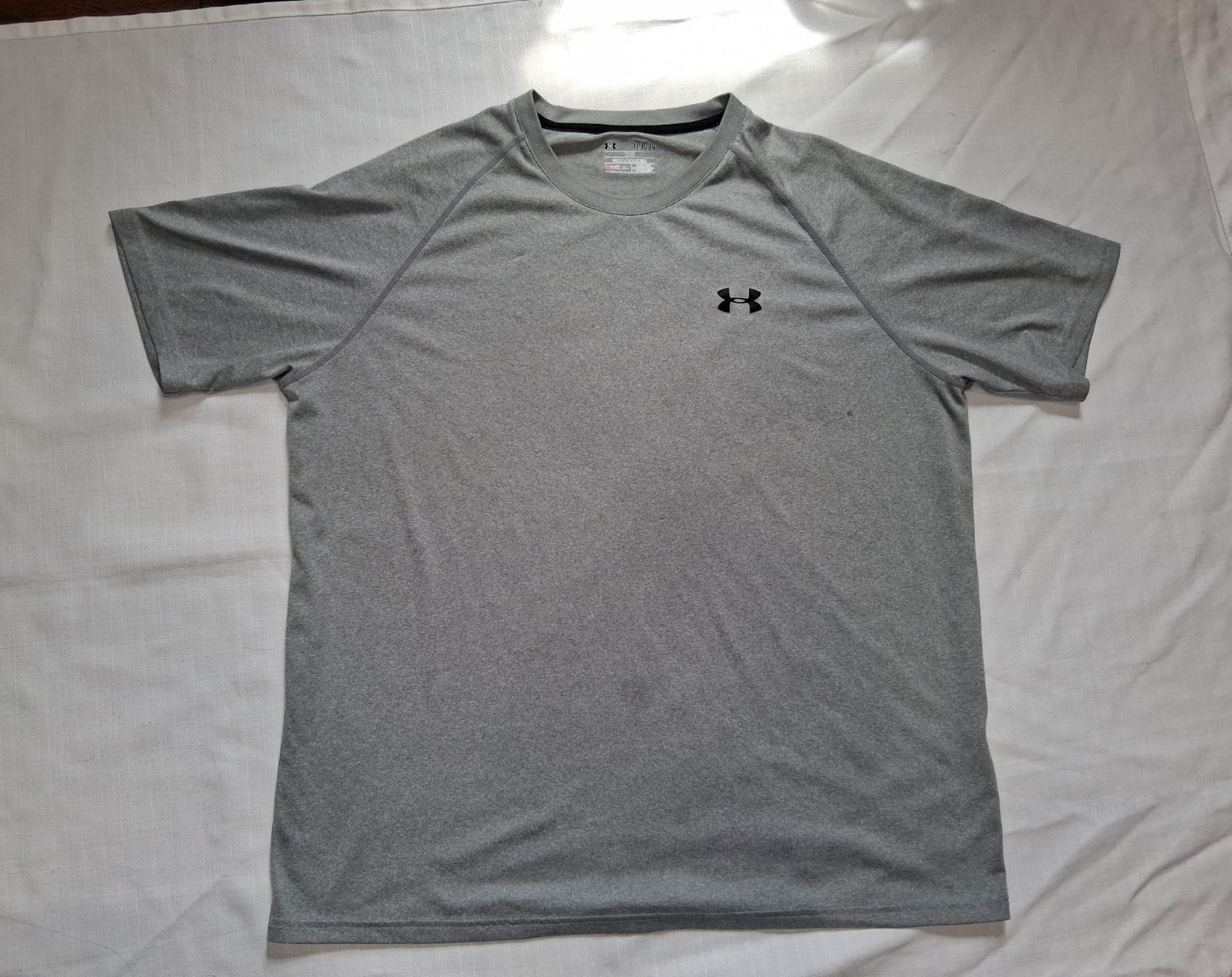 Under Armour HeatGear Men’s XL Loose Gray Polyester Tee Breathable