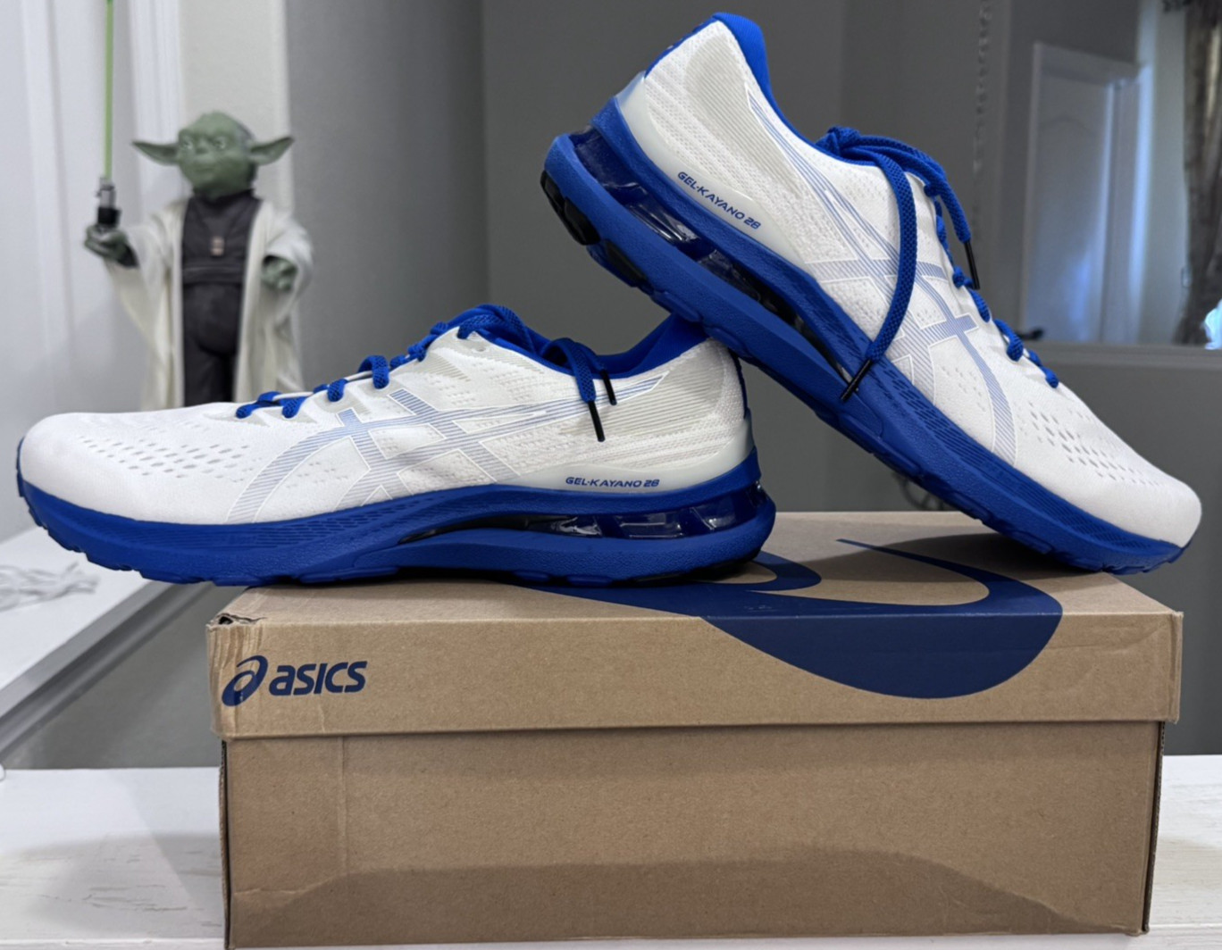Asics GEL-KAYANO 28 Running Shoes 1011B426-100 White Tuna Blue Sneaker Men 12.5