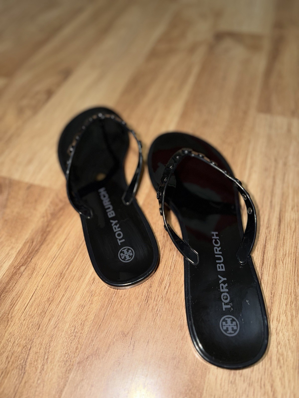 Tory Burch Women’s Black Rubber Thong Slip-On Sandals Logo Studded Straps