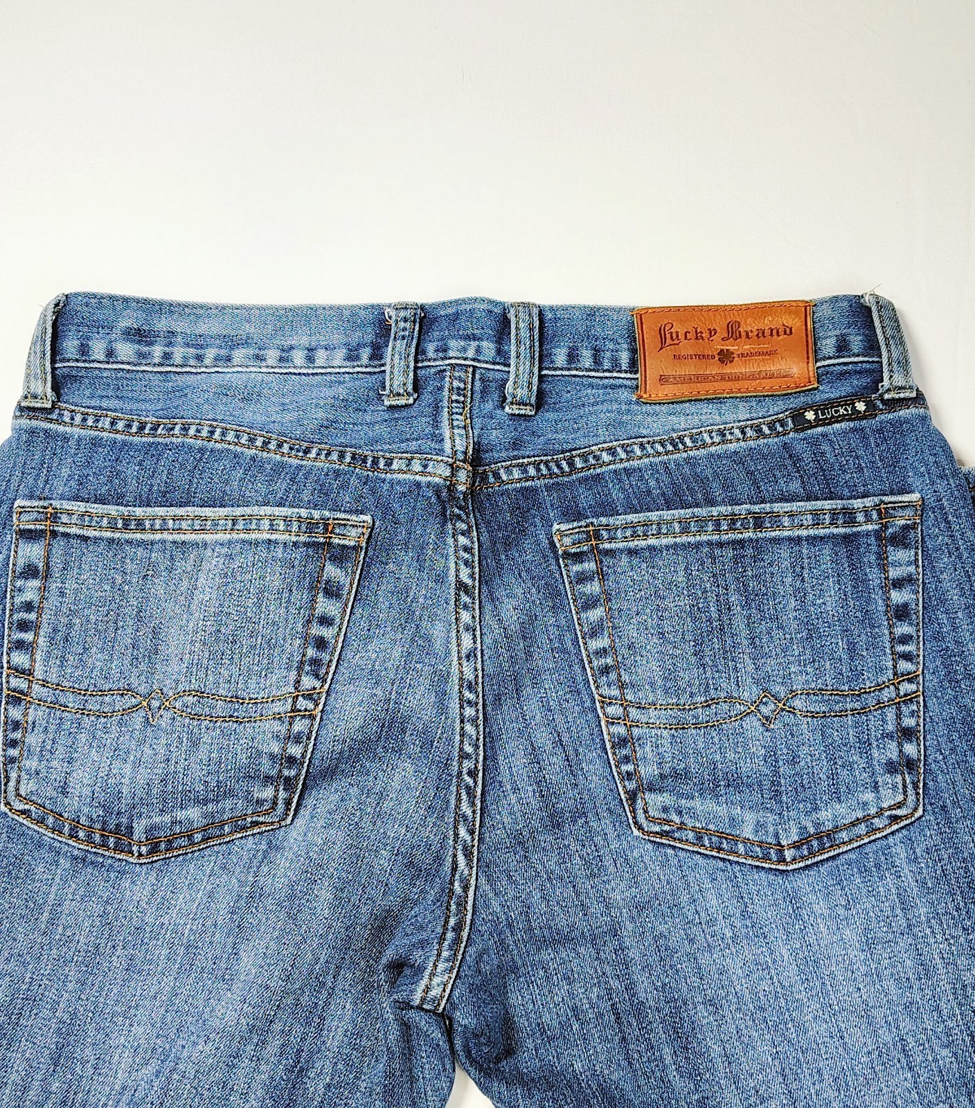 Lucky Brand Men’s Blue Medium Wash Denim Straight Leg Zip/Button 5-Pocket Jeans