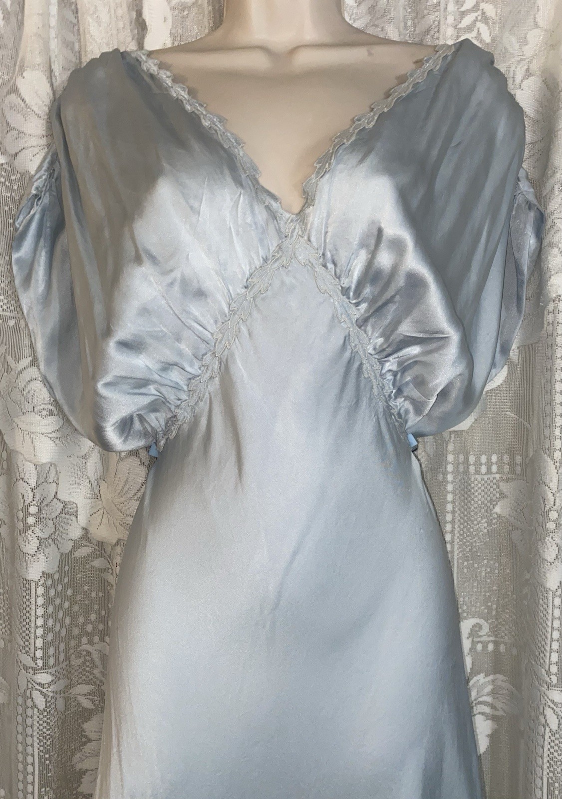 Vtg 40’s RARE sz 42 Tall 60″ Ice Blue SILK Barbizon Ariel Nightgown satin dosche