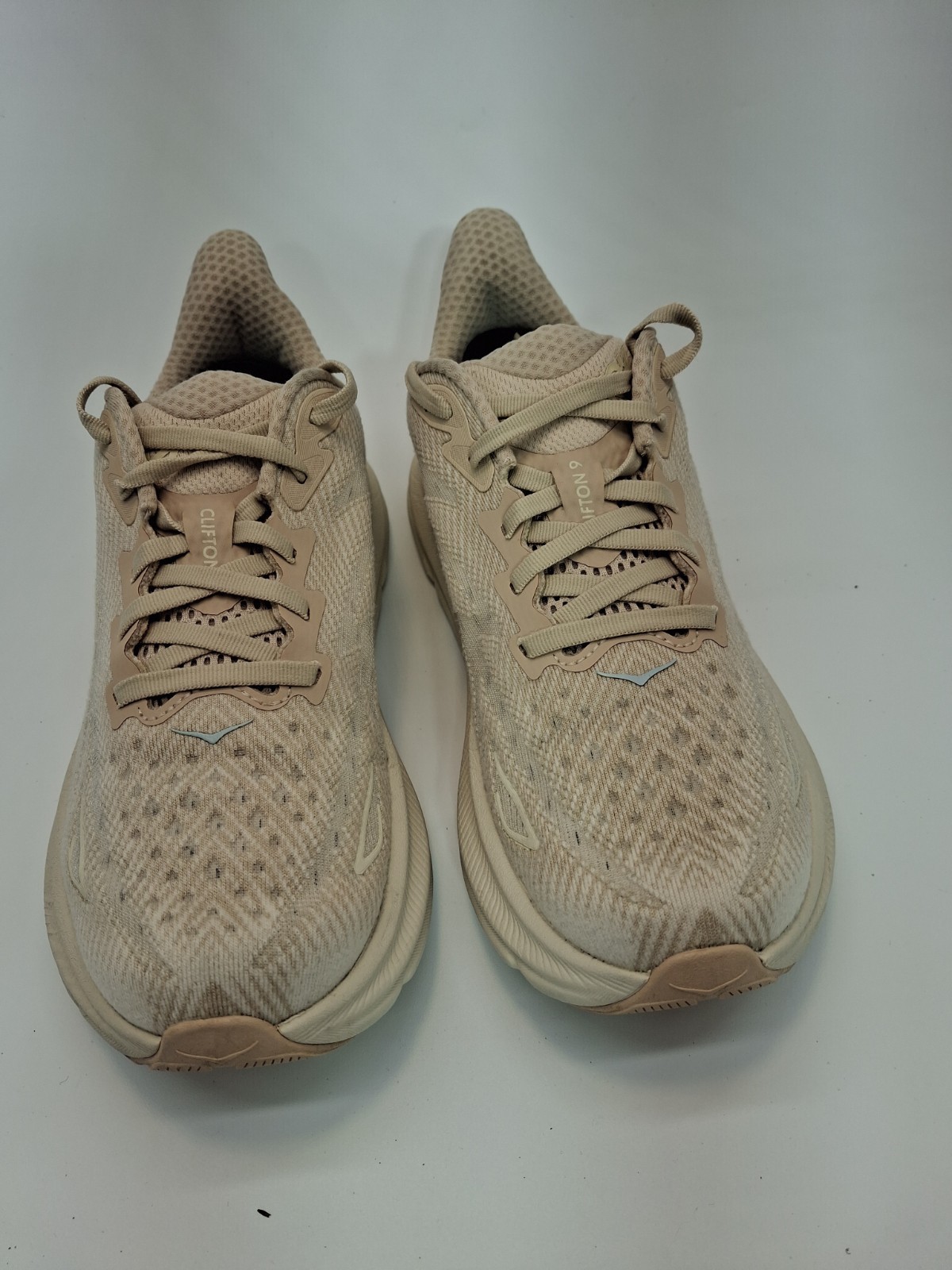 Hoka One One Trainers Size 7.5 Women’s Ivory Clifton 9 Walking Running Shoes