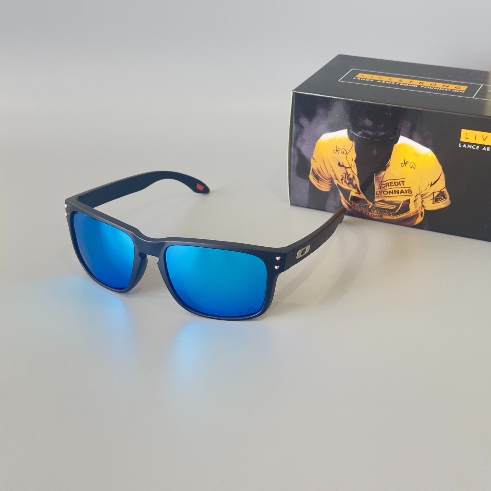 Oakley Holbrook OO9102 signature edition Sunglasses frosted black /Lce Blue lens