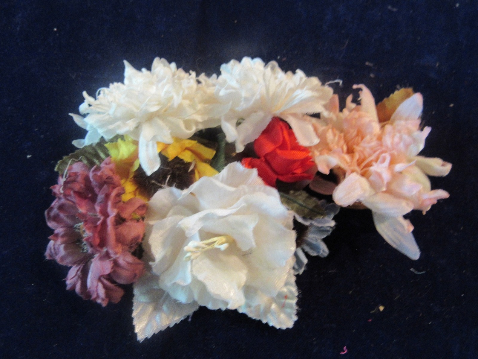 Millinery Flower Collection Lot Ivory Pink Blue Red All With Pins H5640