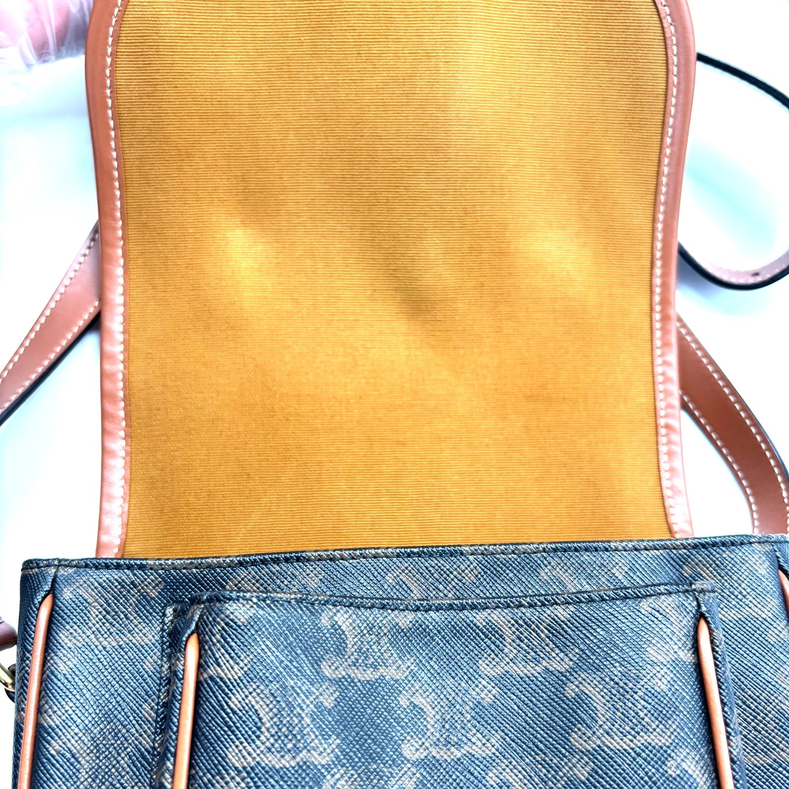 Pre owned Celine Triomphe Canvas Medium Folco Bag Tan | H24576