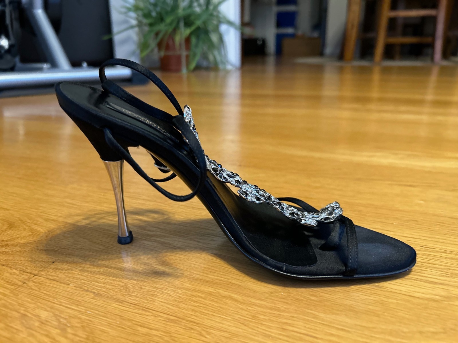 SERGIO ROSSI Black & Silver Satin Crystal T-Strap Sandals Size 6 IT 36 Good Cond
