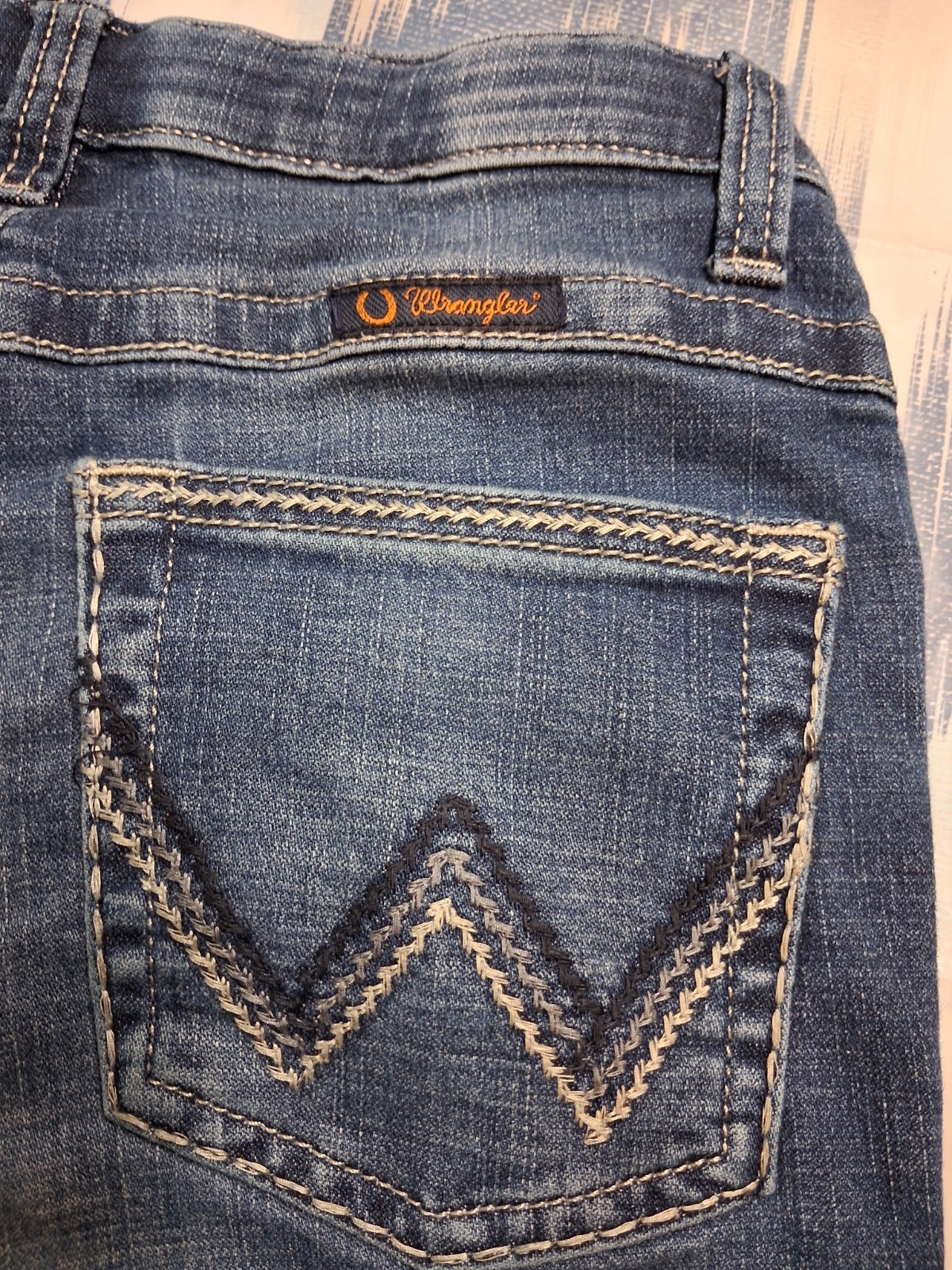 Wrangler Willow Ultimate Riding Jeans Measure 28×31 Boot Cut Medium Wash